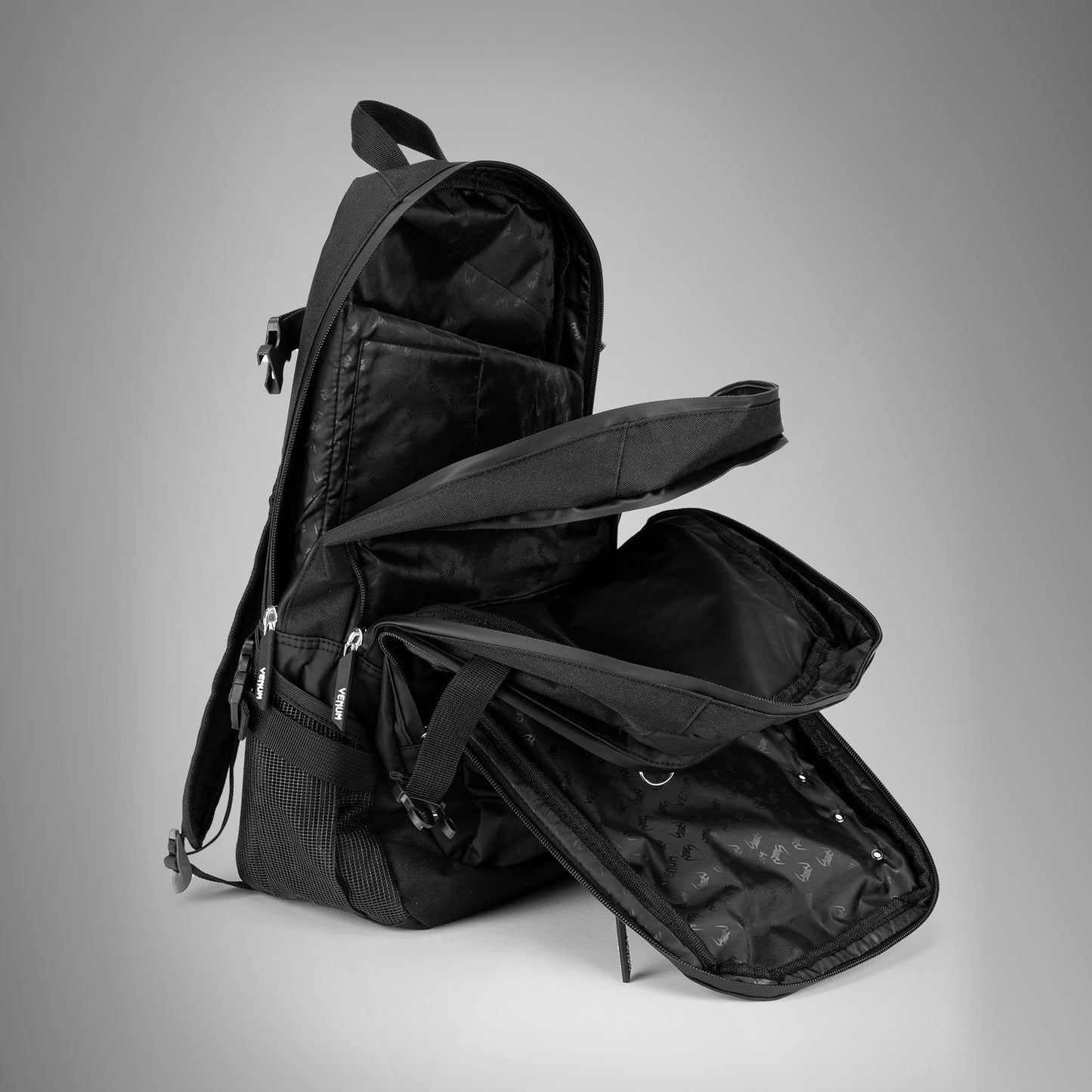 Venum Challenger Pro Evo Rugzak (20-25L) – Zwart/Wit