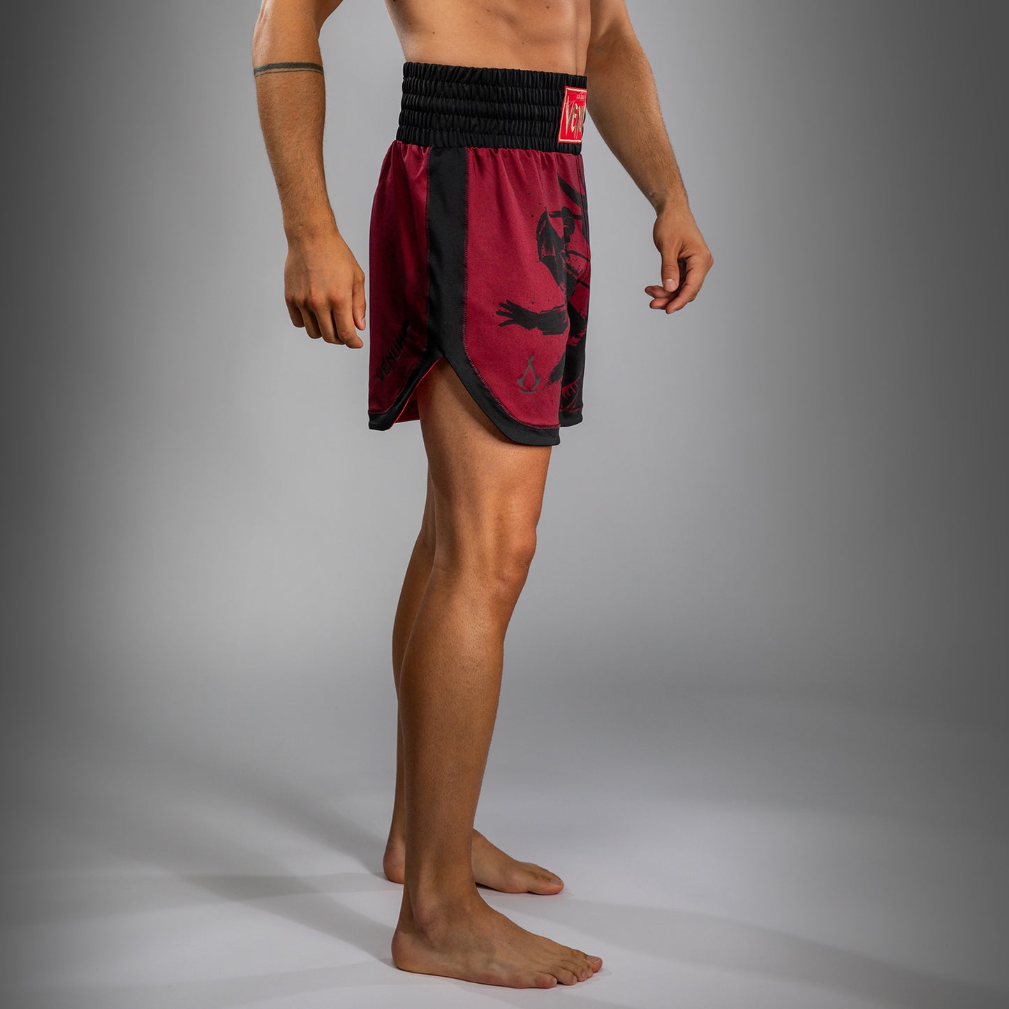 Venum x Assassin’s Creed Shadows Bokshorts voor Mannen - Bordeau/ Zwart