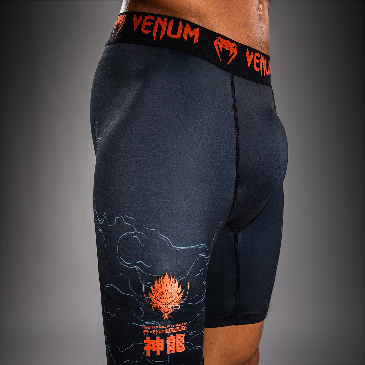 Venum Thunder Dragon Compressieshort – Zwart/Grijs/Koper