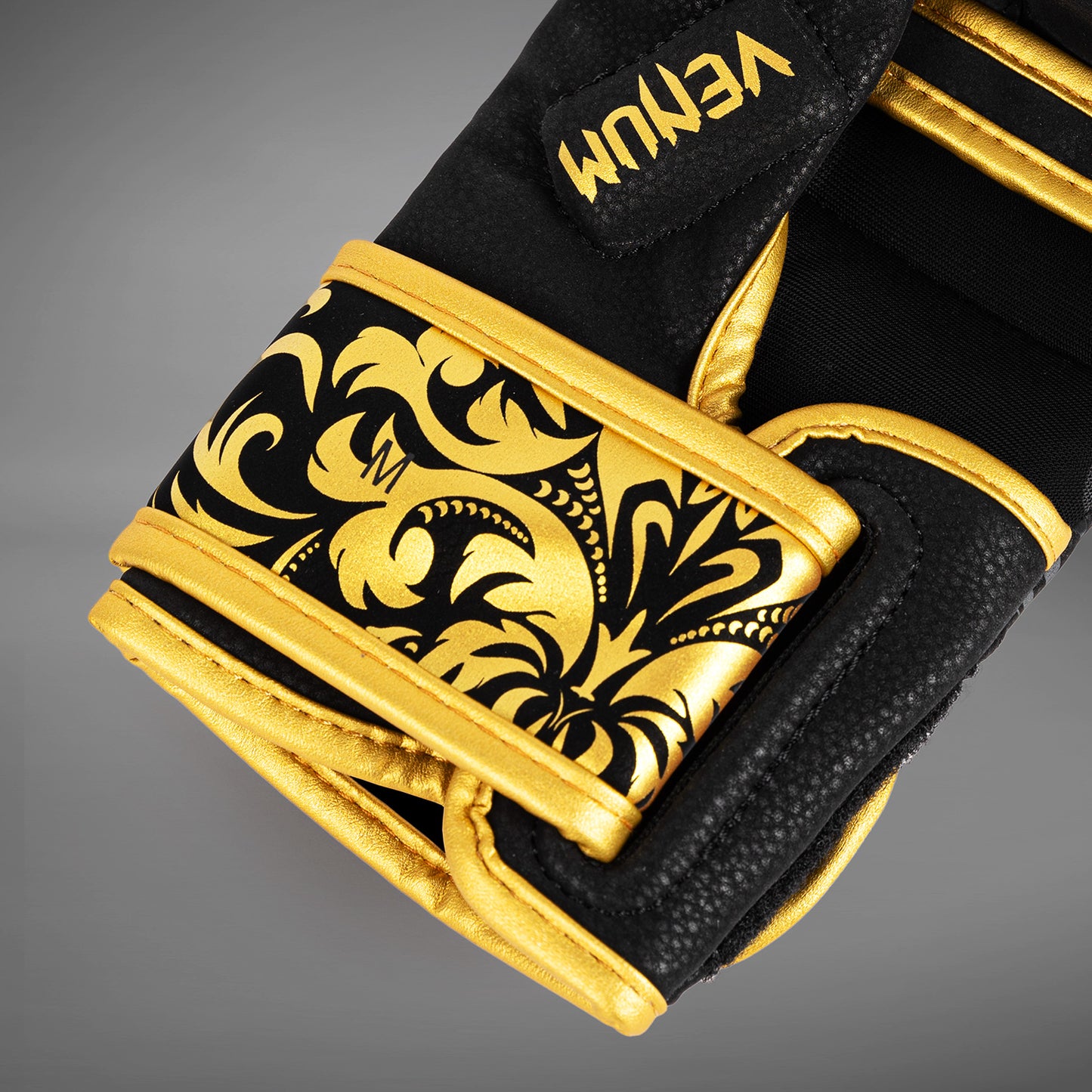 Venum x Topuria Unmatched Edition MMA Sparring Handschoenen - Zwart/Goud