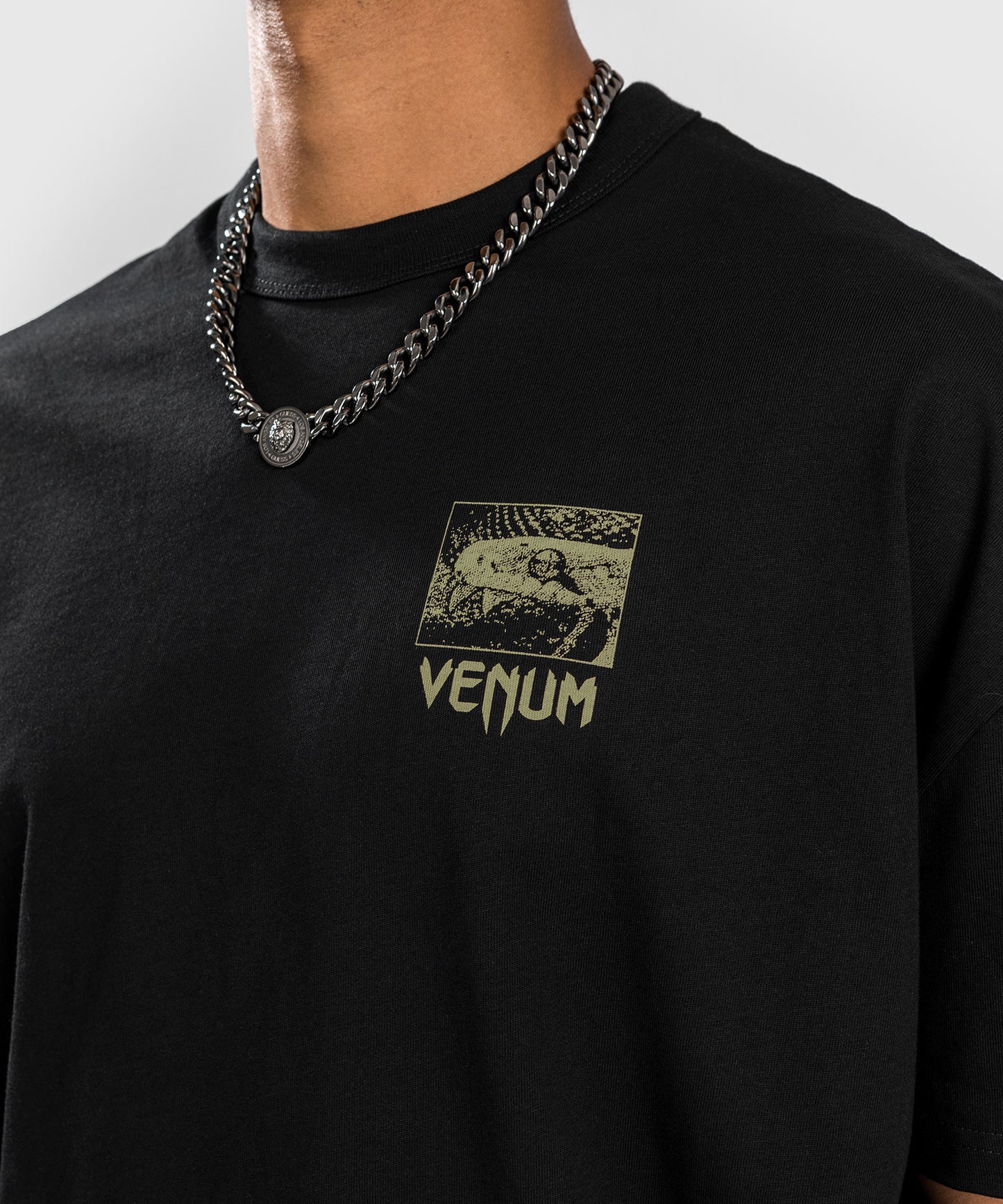 Venum Fangs T-shirt - Oversized pasvorm - Zwart
