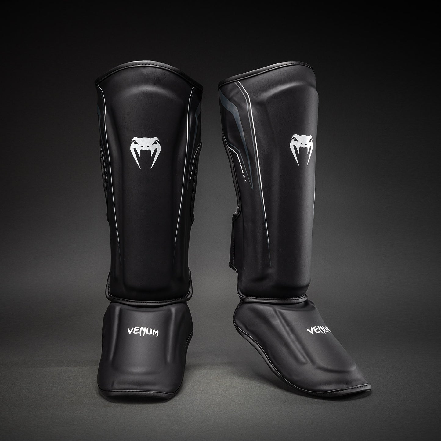 Venum Streamline Scheenbeschermers Zwart/Wit