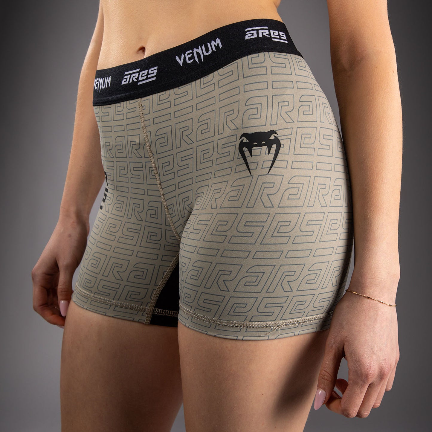 Venum x Ares 2.0 Trainingsshorts voor dames – Zand