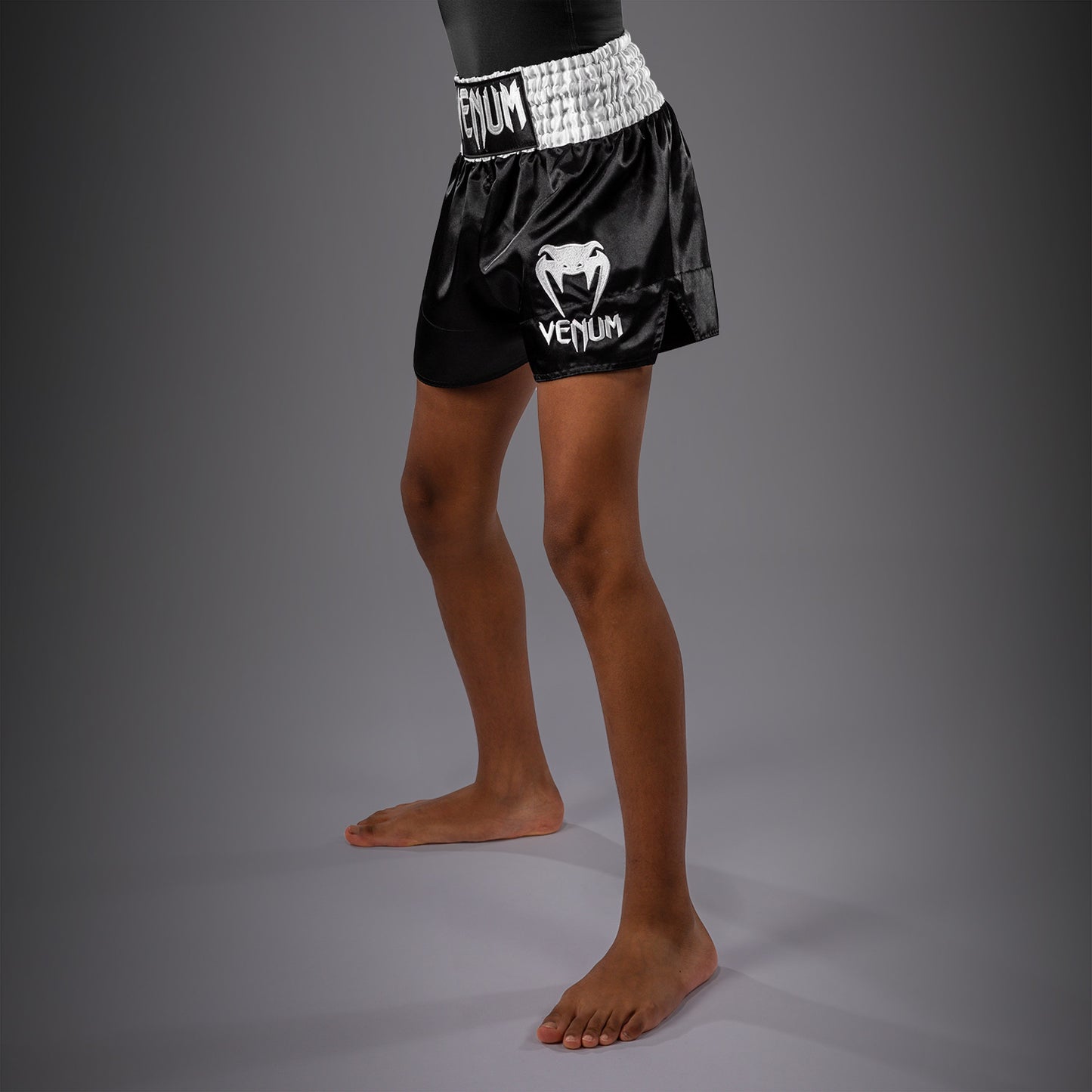 Venum Classic Muay Thai Short voor kinderen – Zwart/Wit