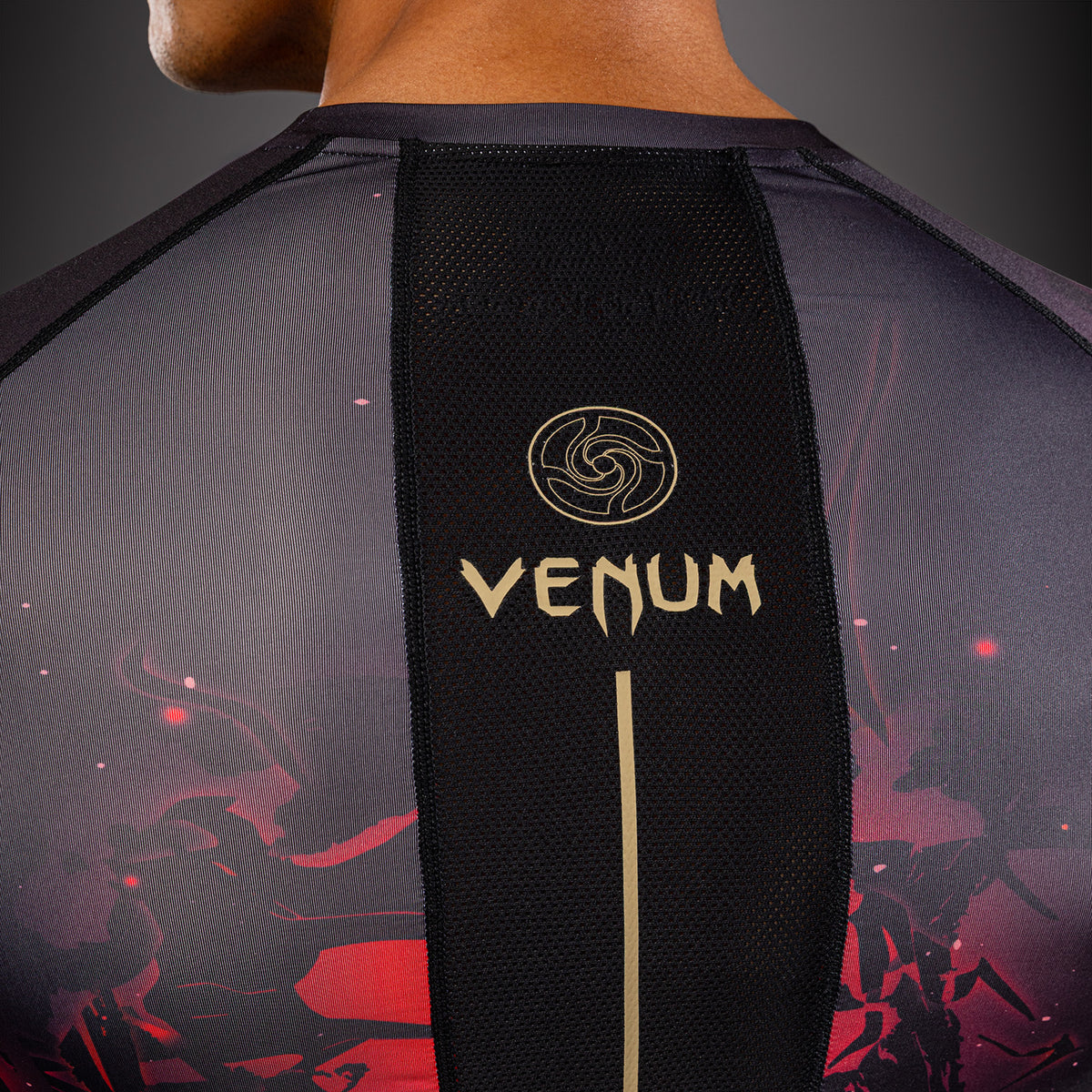 Jujutsu Kaisen x Venum Itadori Rashguard met lange mouwen – Zwart/Rood