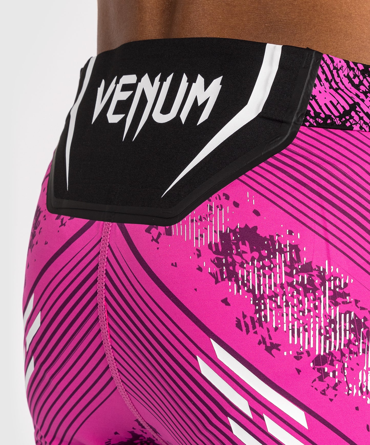 UFC Unrivaled by Venum Authentieke Fight Night Unisex Vale Tudo Short - Roze