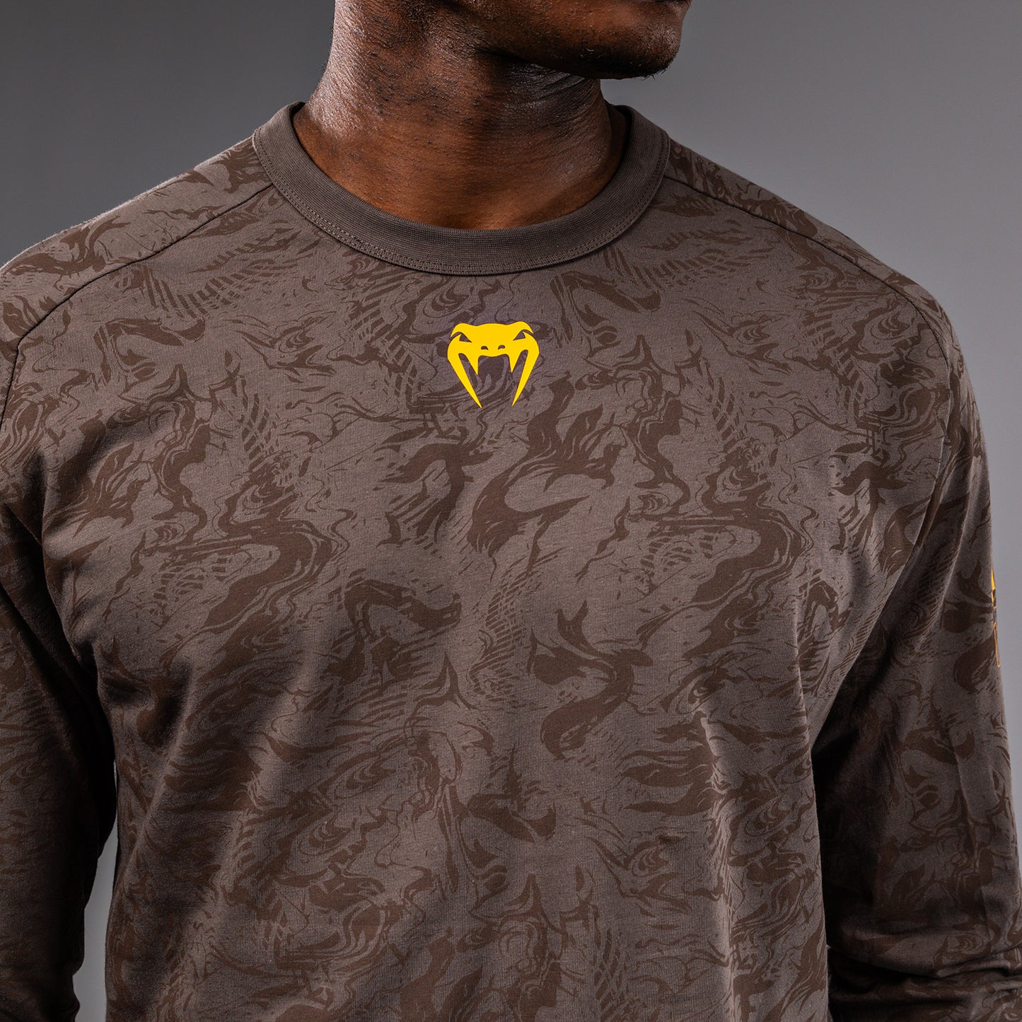 UFC Fusion by Venum Fight Week Lange Mouwen T-shirt voor Heren - Earthen Brown