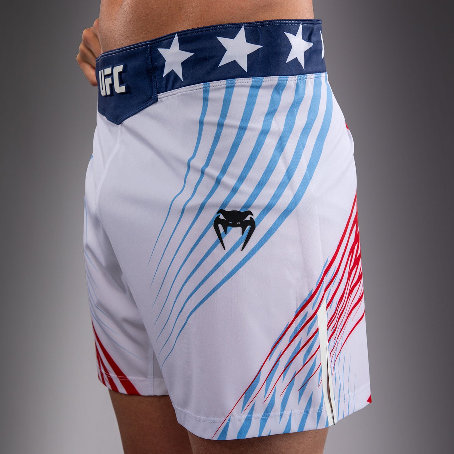 Official UFC Freedom 250 by Venum Authentic Fight Night Fight Shorts Short Fit voor heren - Wit