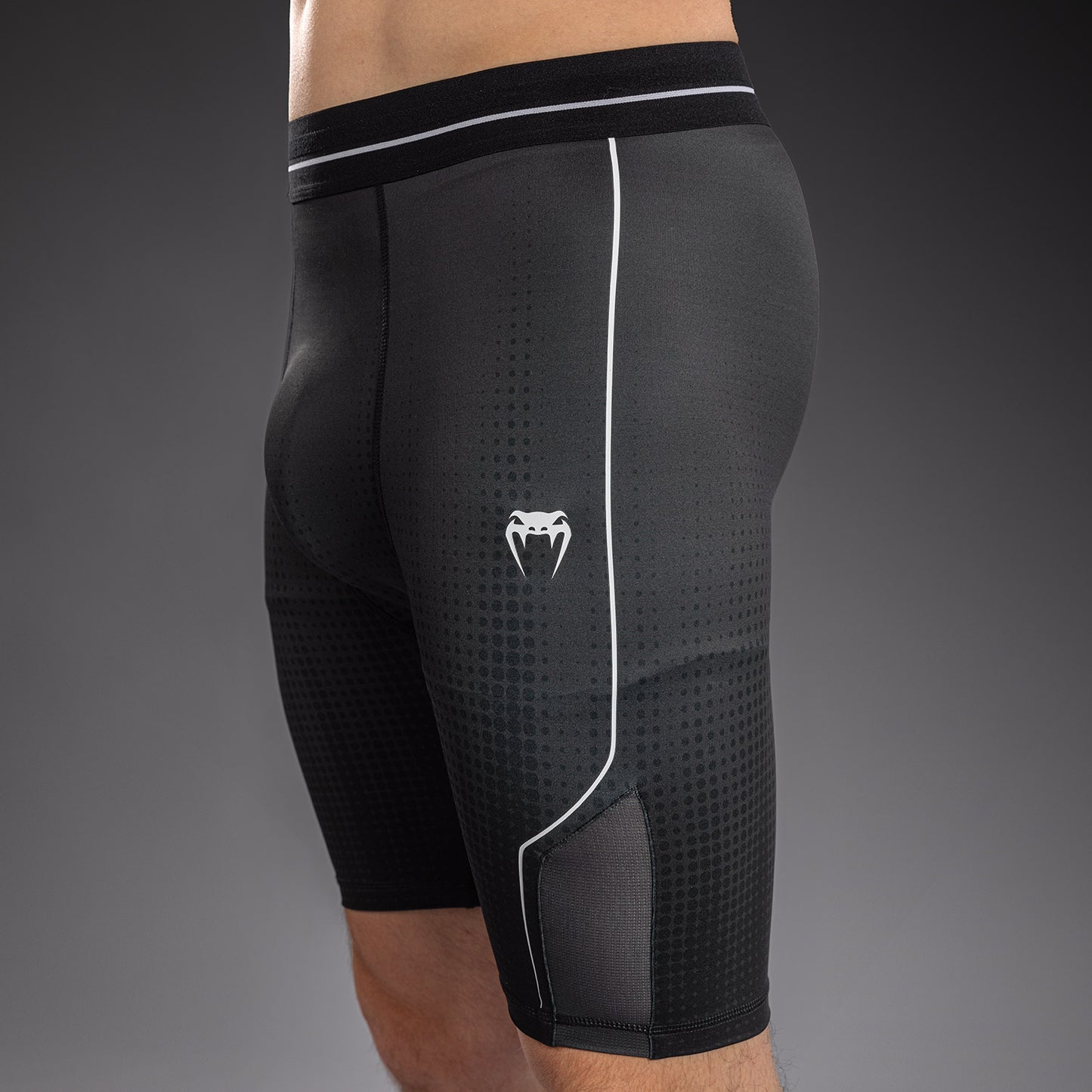 Venum Stealth Vale Tudo Compressieshort – Zwart/Wit