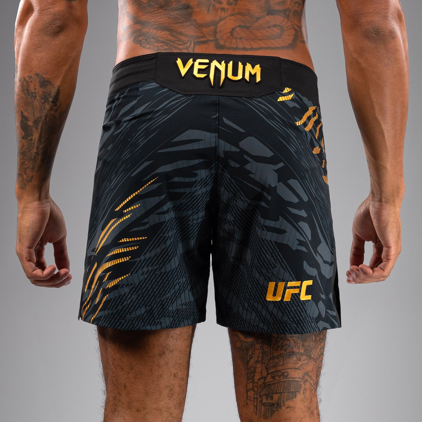 UFC Fusion by Venum Authentic Fight Night Fight Shorts voor Heren - Kort Fit - Champion