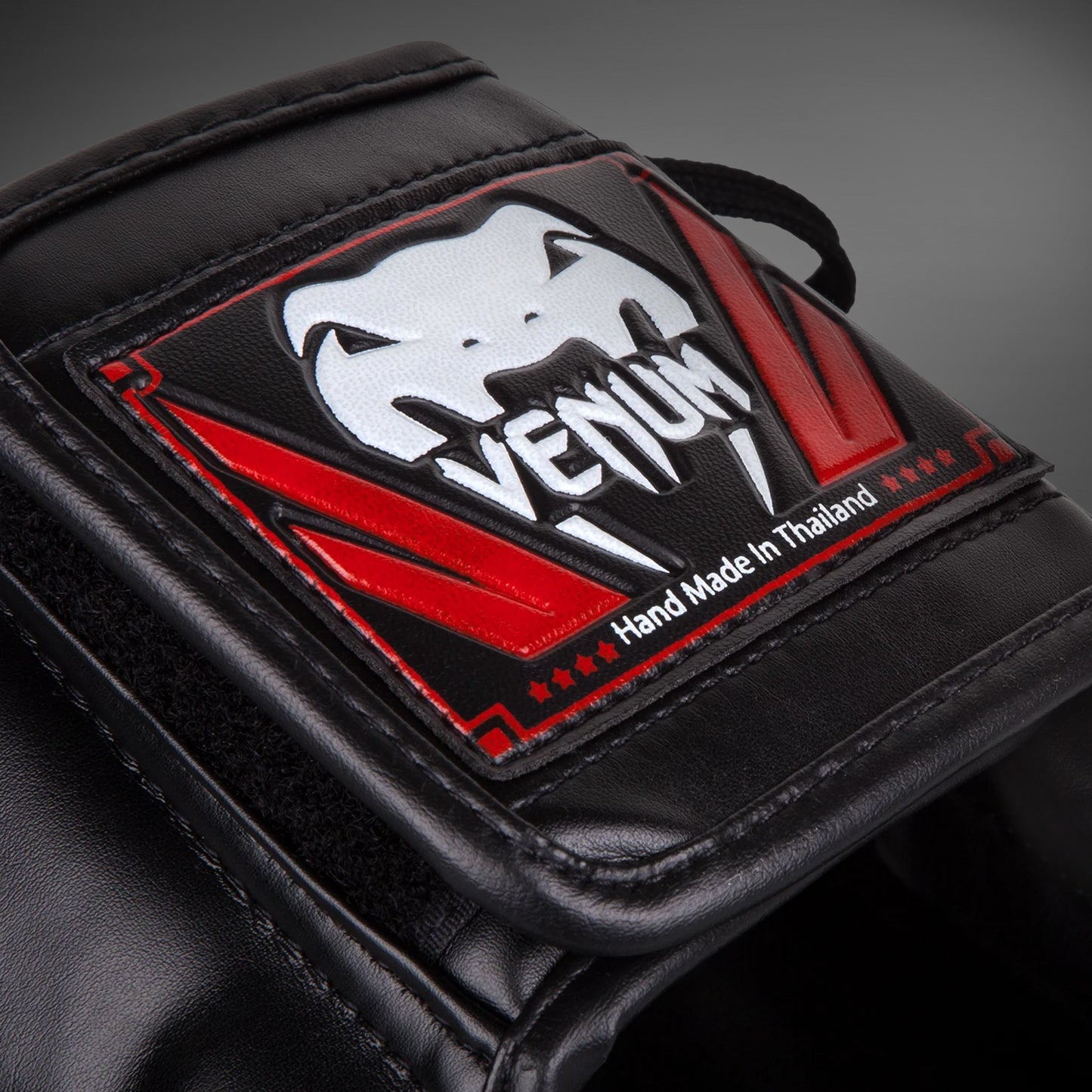 Venum Elite Iron Bokshelm - Zwart
