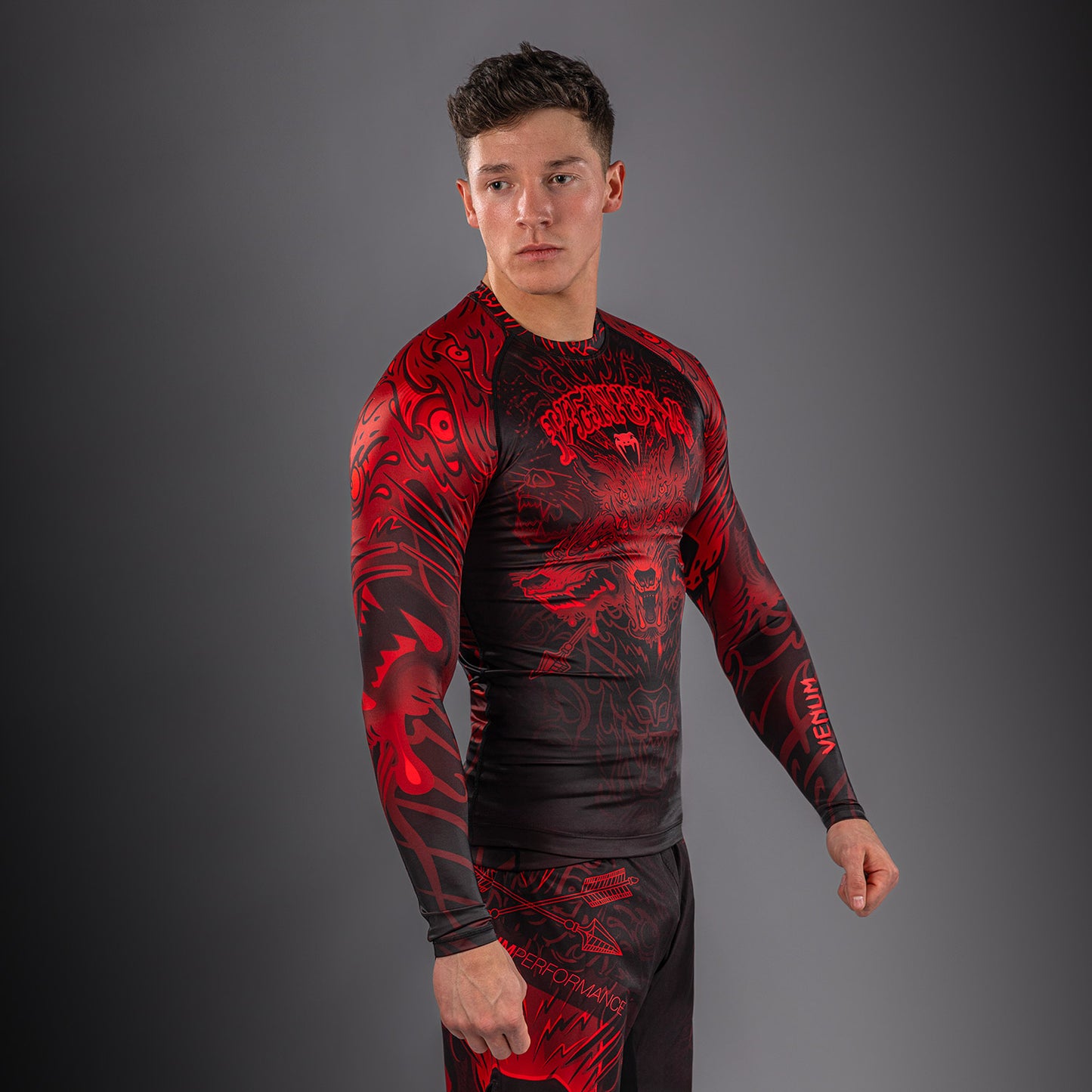 Venum Wolf Atak Rashguard met lange mouwen – Zwart/Rood