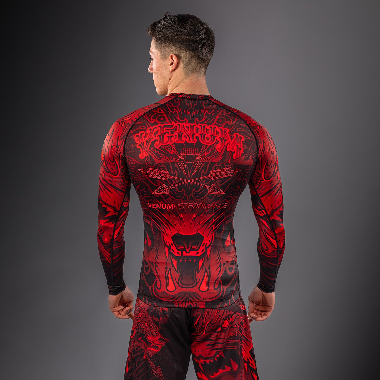 Venum Wolf Atak Rashguard met lange mouwen – Zwart/Rood