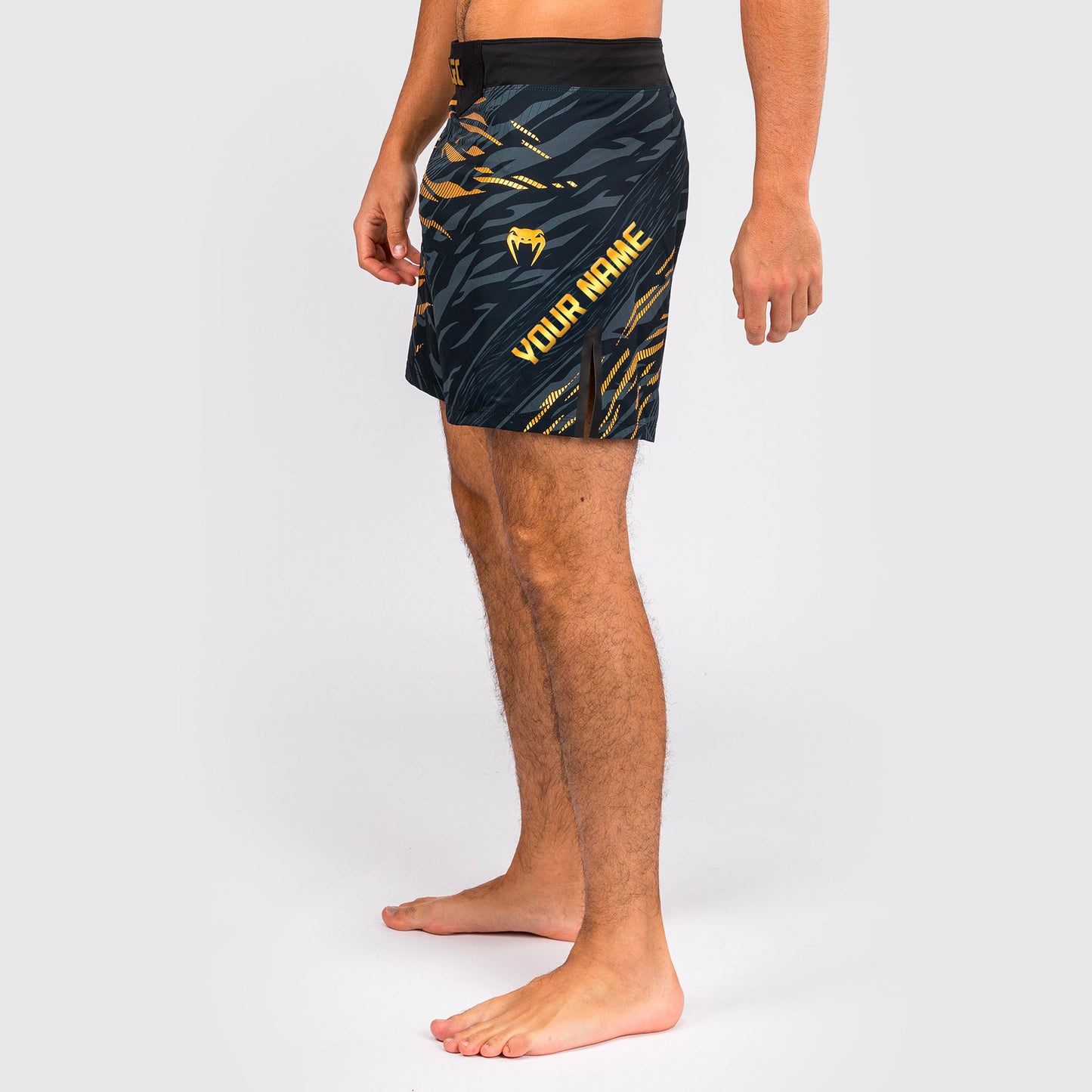 UFC Fusion by Venum Personalized Authentic Fight Night Fight Shorts voor Heren - Kort Fit - Kampioen