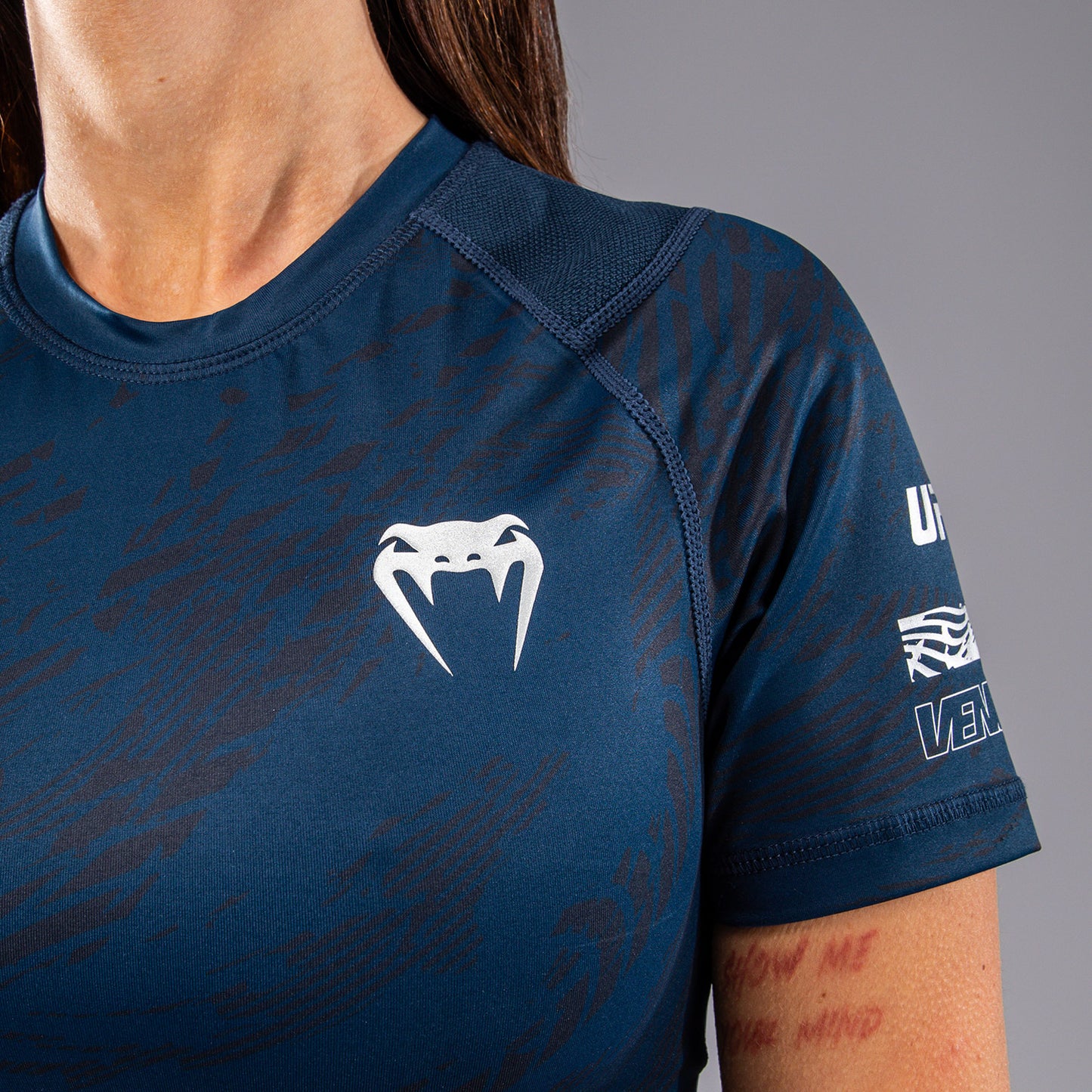 UFC Fusion by Venum Fight Week Korte Mouwen Performance Rashguard voor Dames - Oceaanblauw