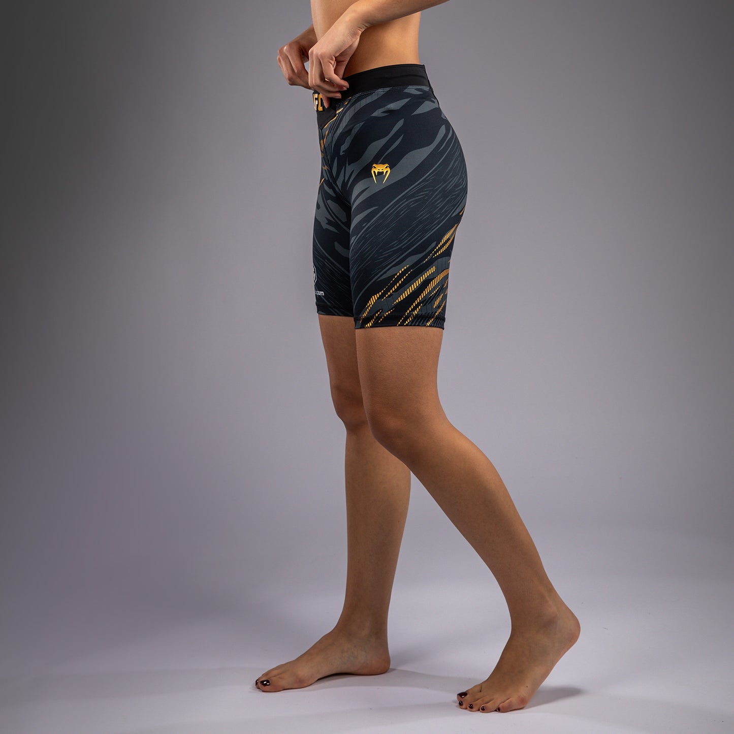 UFC Fusion by Venum Authentic Fight Night Vale Tudo Shorts voor Dames - Lang Fit - Champion