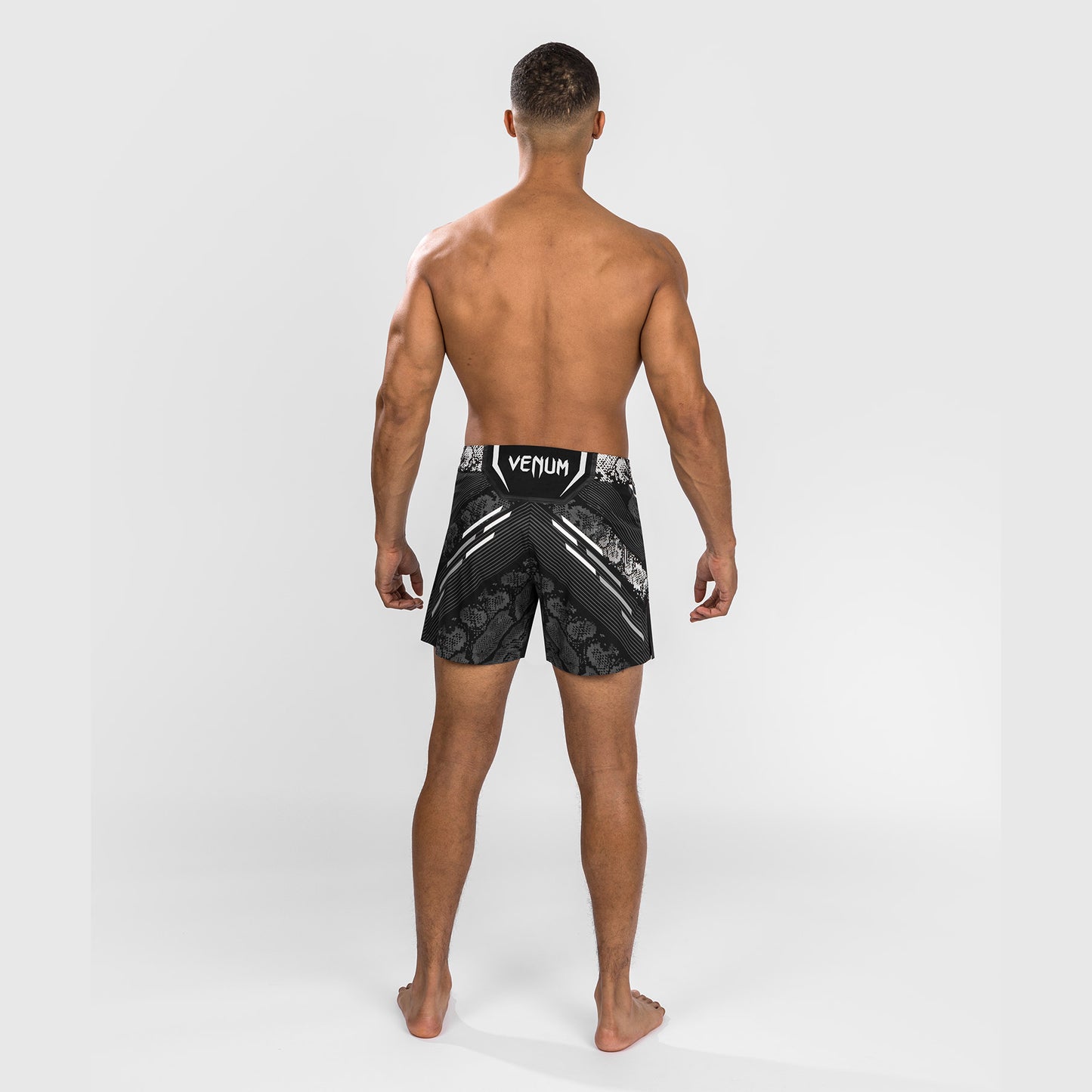 UFC Adrenaline by Venum Gepersonaliseerde Authentic Fight Night heren gevechtsshort - Korte pasvorm - Zwart