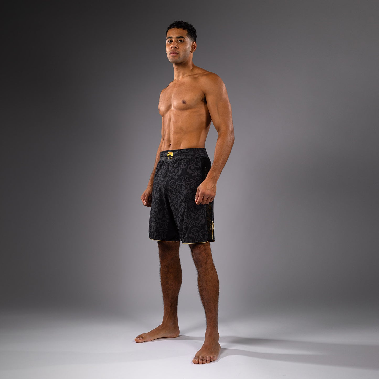 Venum x Topuria Unmatched Edition Vecht Shorts - Zwart/Goud