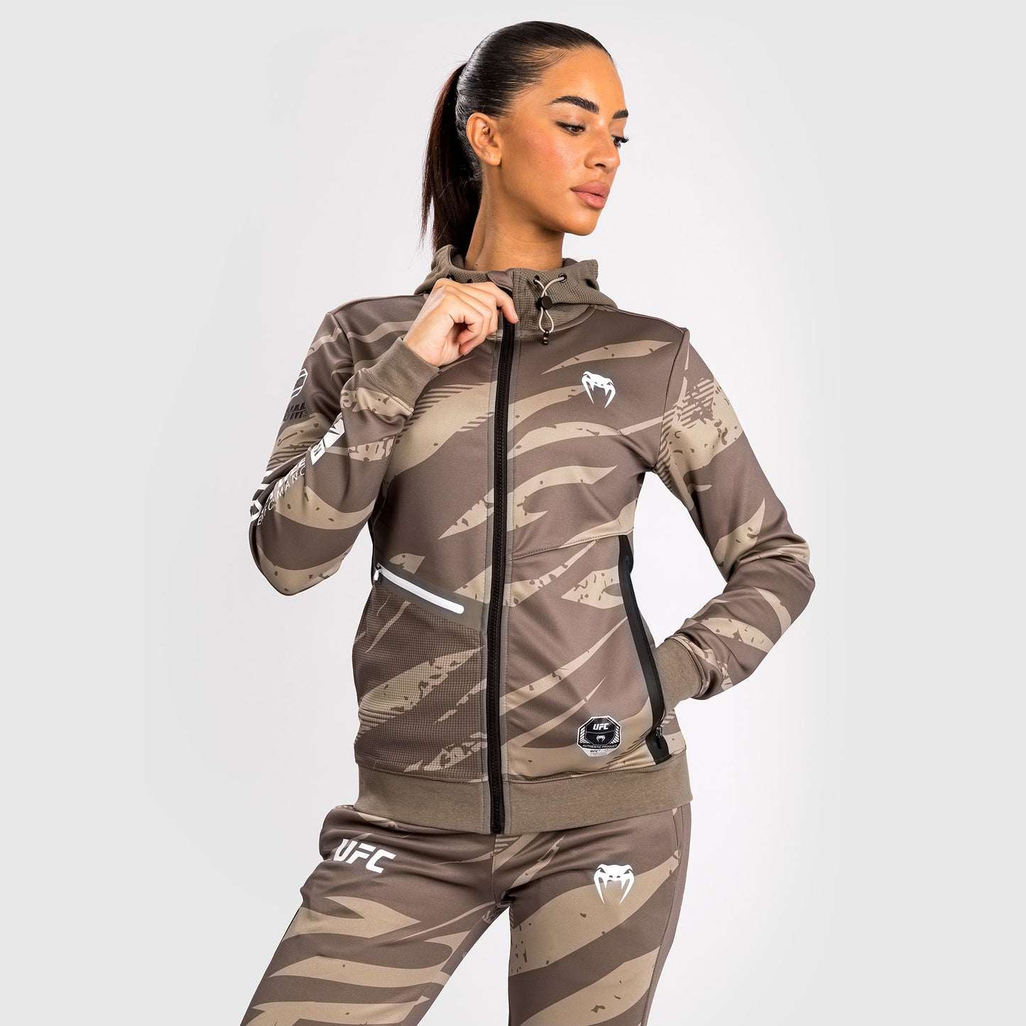 UFC Adrenaline By Venum Fight Week Jas Met Capuchon Voor Vrouwen - Desert Camo