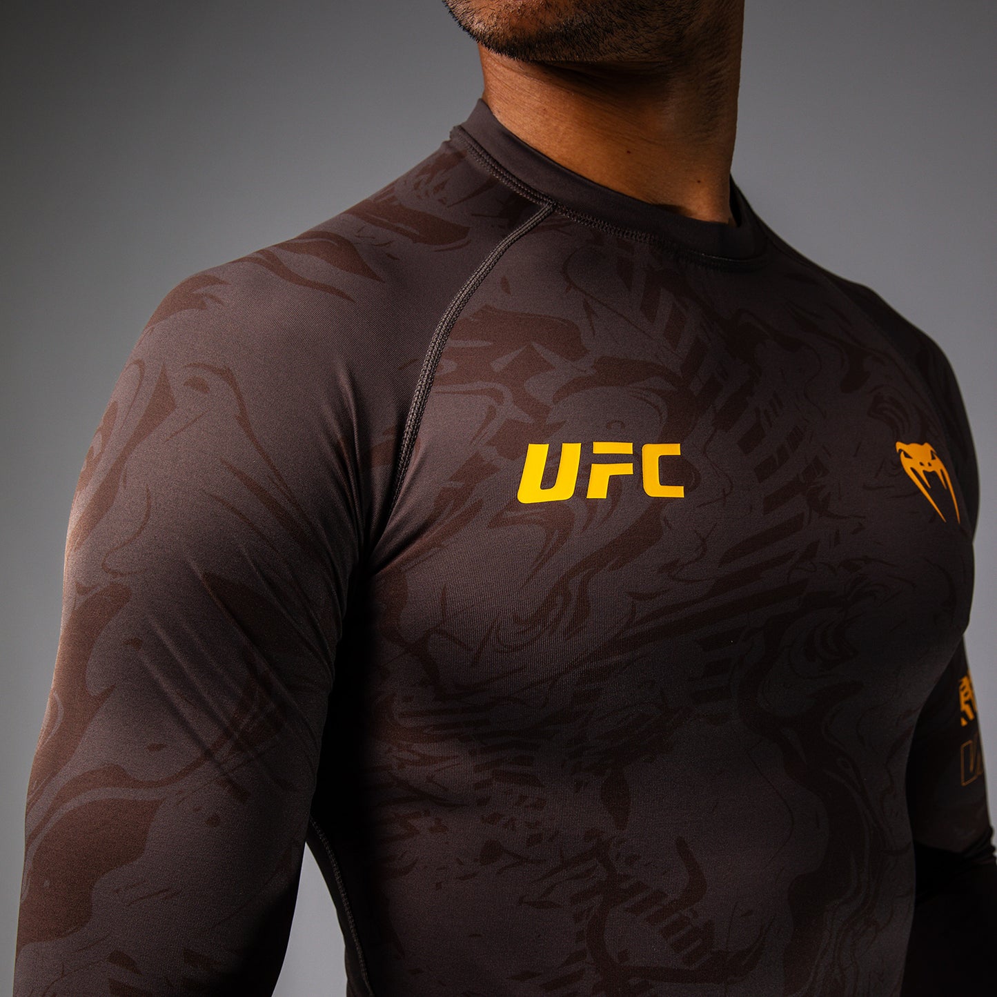 UFC Fusion by Venum Fight Week Performance Rashguard met Lange Mouwen voor Heren - Earthen Brown