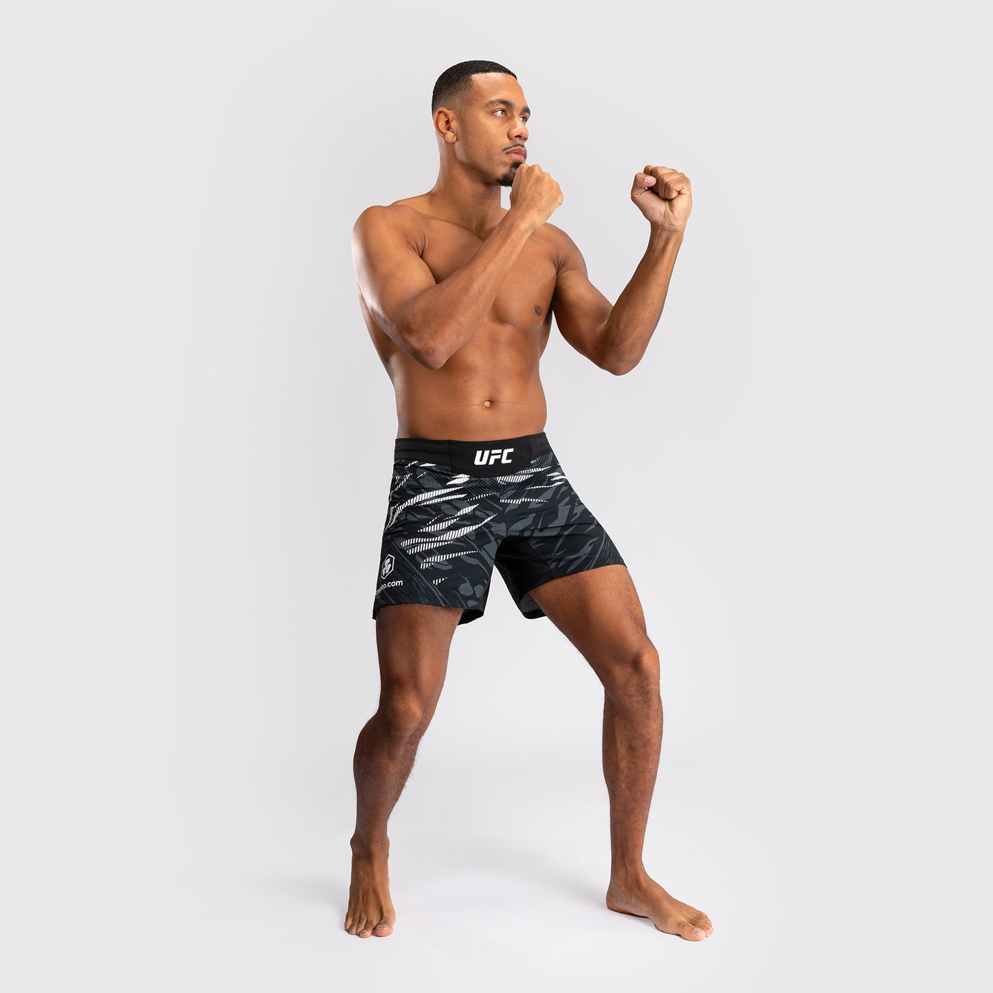 UFC Fusion by Venum Personalized Authentic Fight Night Fight Shorts voor Heren - Kort Fit - Zwart