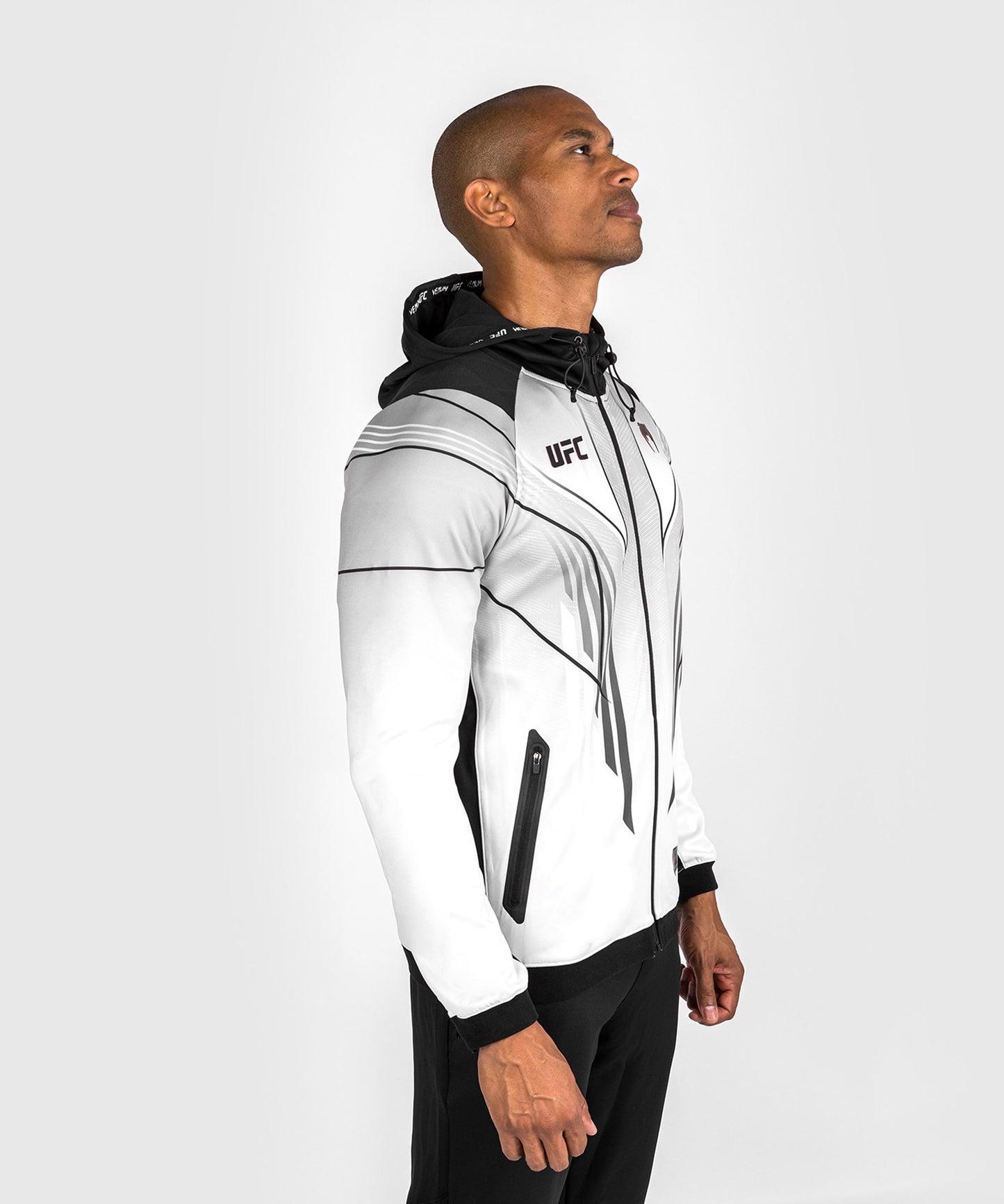 UFC Venum Gepersonaliseerde Authentic Fight Night 2.0 Heren Walkout Hoodie - Wit