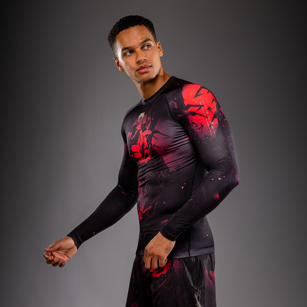 Jujutsu Kaisen x Venum Itadori Rashguard met lange mouwen – Zwart/Rood