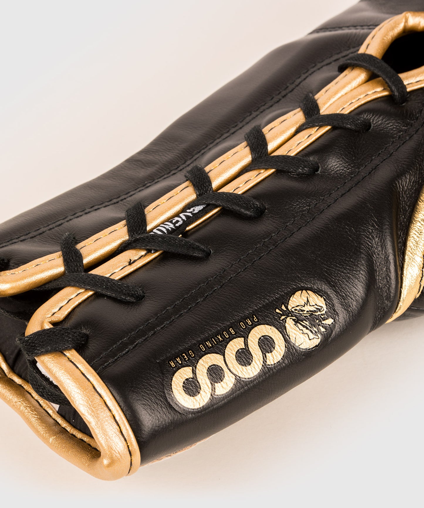 Venum Coco Monogram Pro bokshandschoenen  - Intens zwart