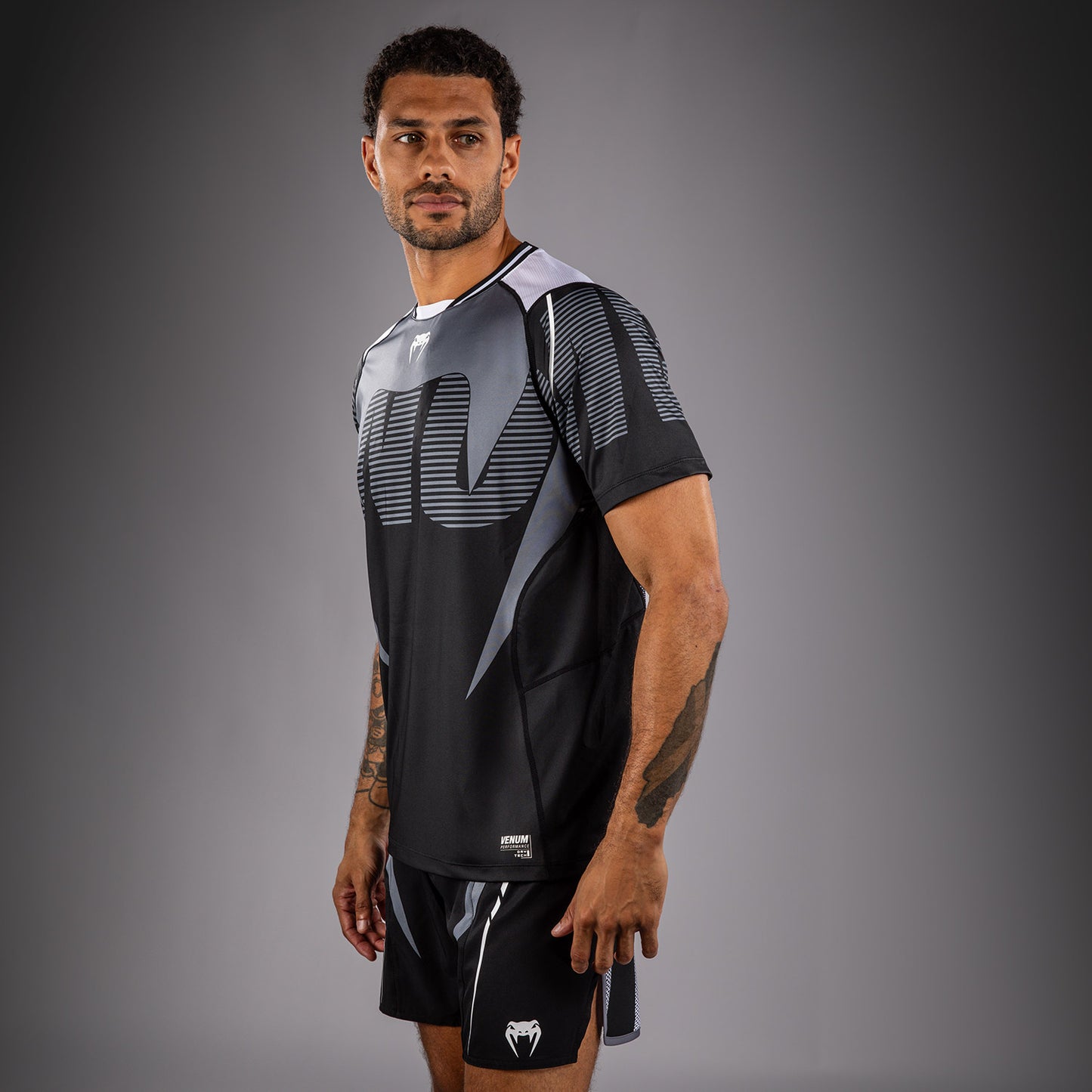 Venum Adrenaline Dry Tech T-shirt – Zwart/Zilvergrijs