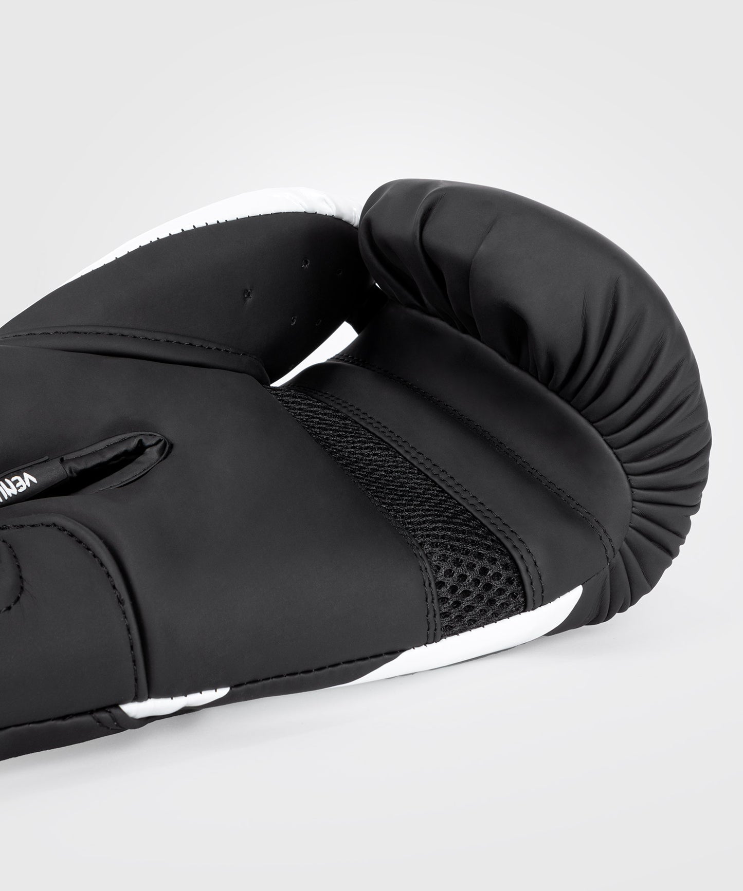 Venum Challenger 4.0 Bokshandschoenen - Zwart/Wit