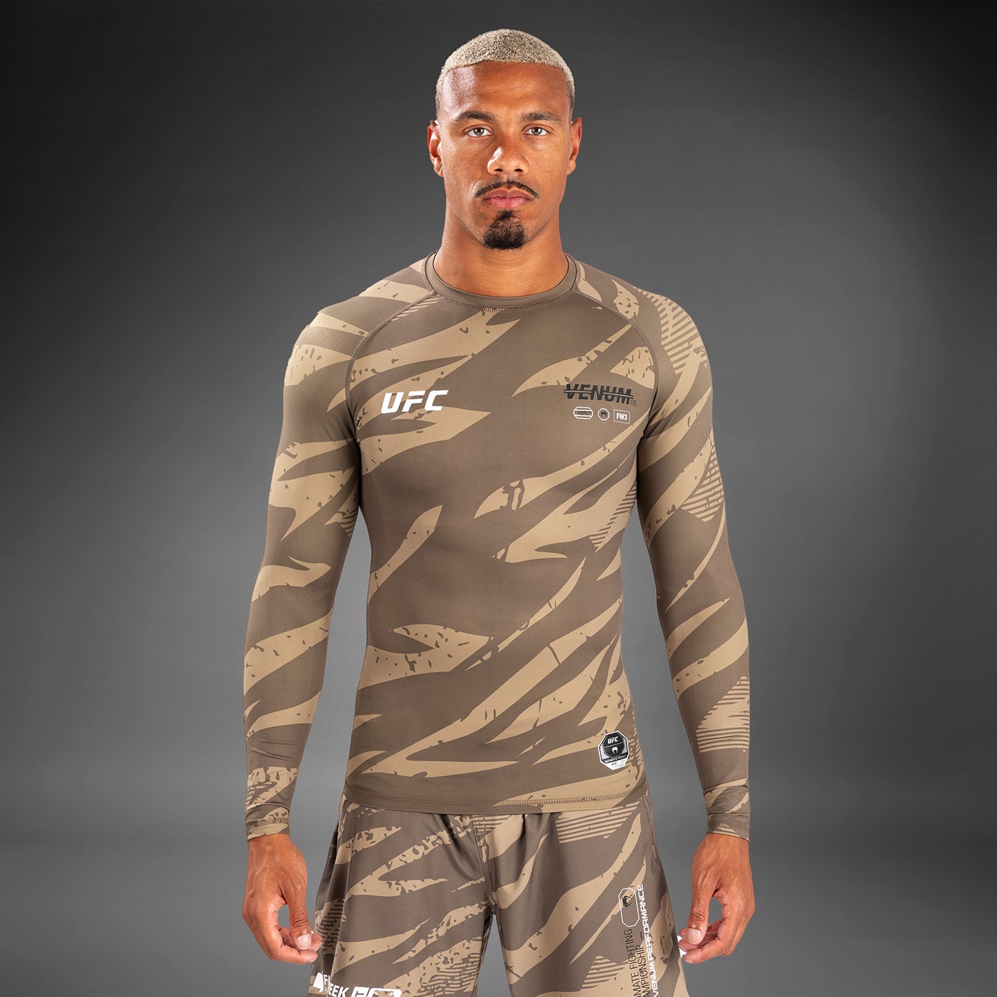 UFC Adrenaline By Venum Fight Week Prestatie Rashguard Met Lange Mouwen - Desert Camo