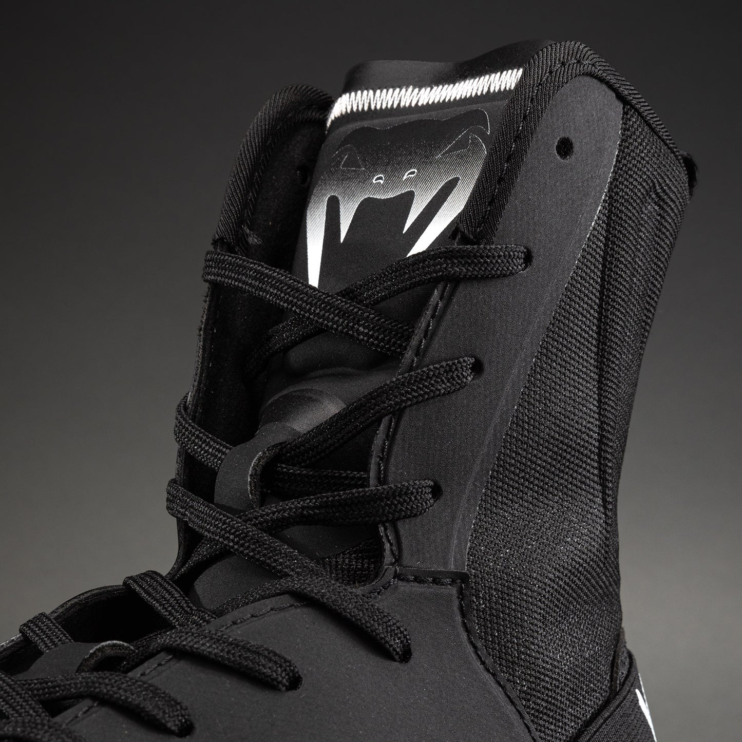 Venum Elite Neo Boksschoenen – Zwart/Wit
