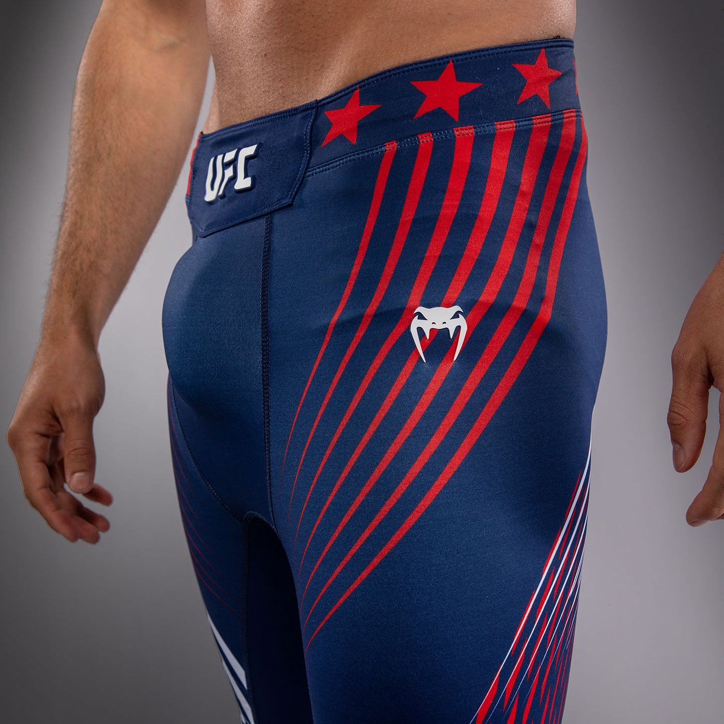 Official UFC Freedom 250 by Venum Authentic Fight Night Vale Tudo Shorts voor heren - Blauw