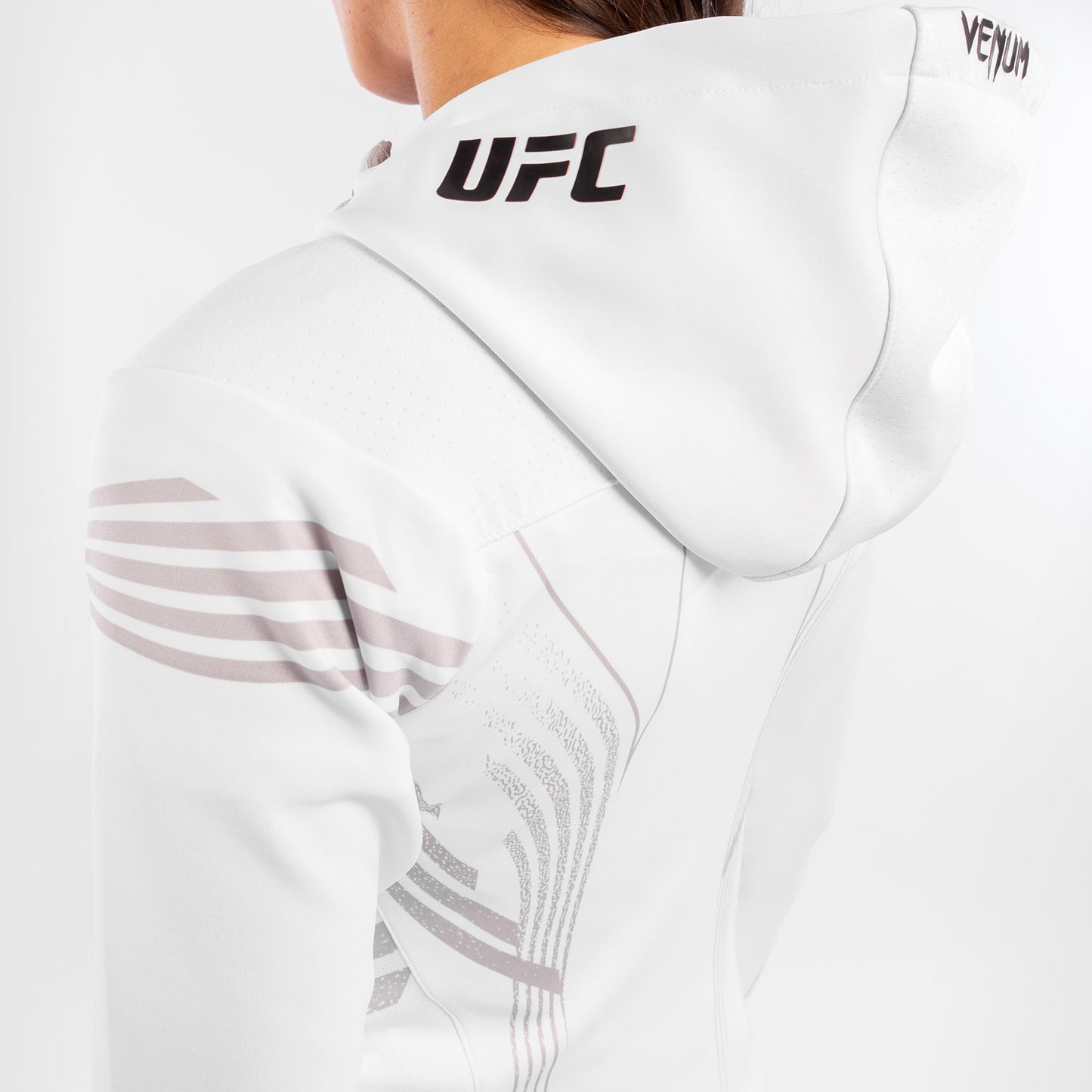 UFC Venum Gepersonaliseerd Authentic Fight Night Walkout Hoodie voor dames - Wit