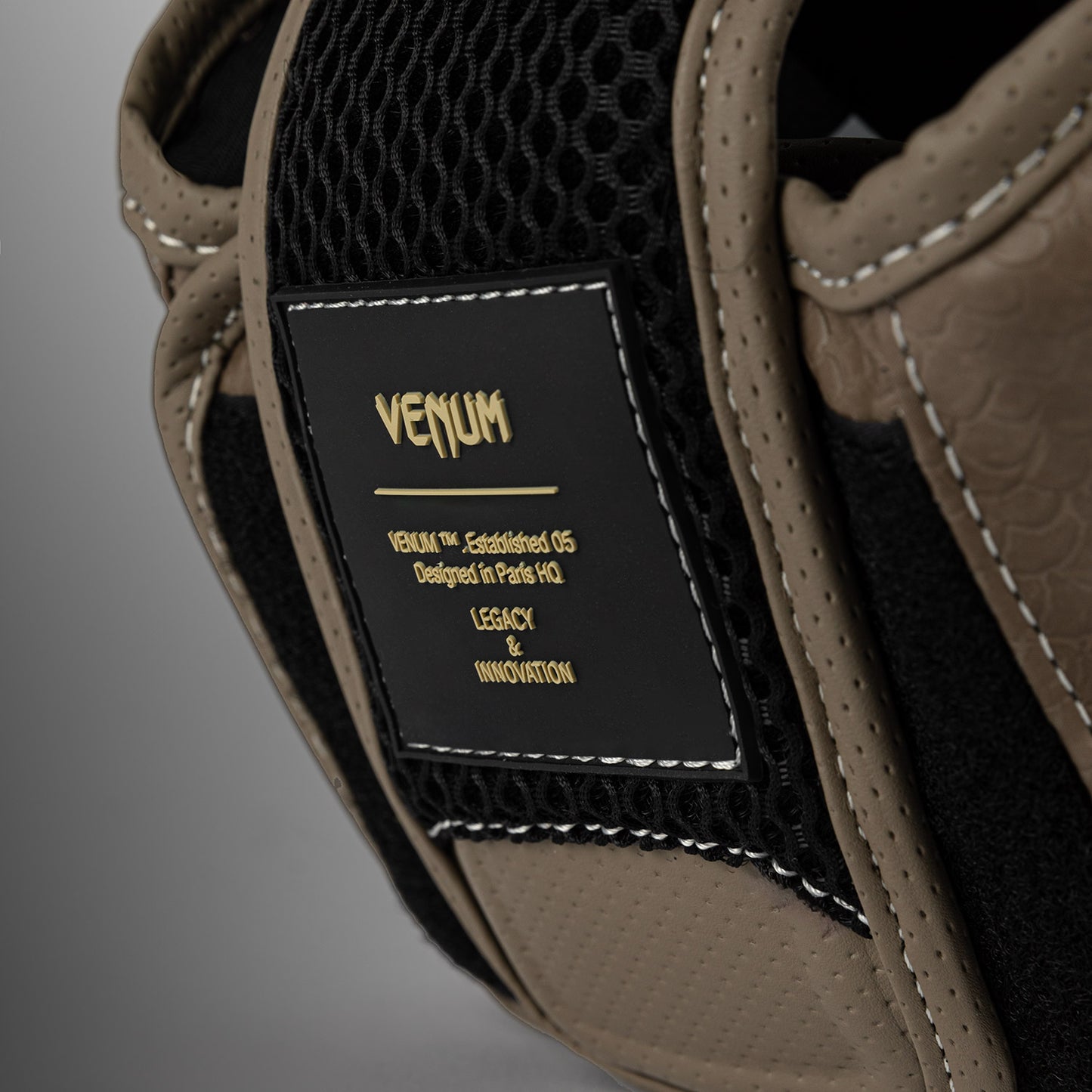 Venum Impact Evo Scales Hoofdbeschermer – Bruin