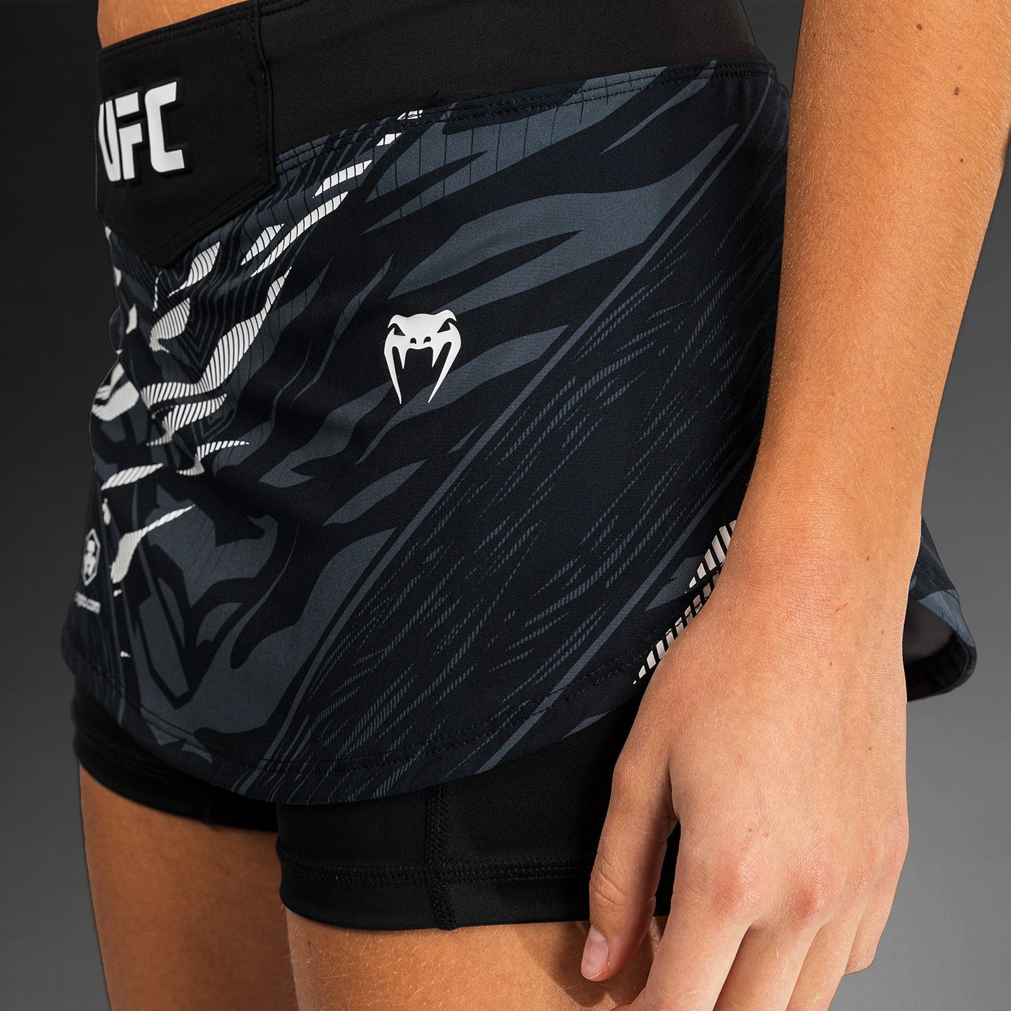UFC Fusion by Venum Authentic Fight Night Vrouwen Skort - Zwart