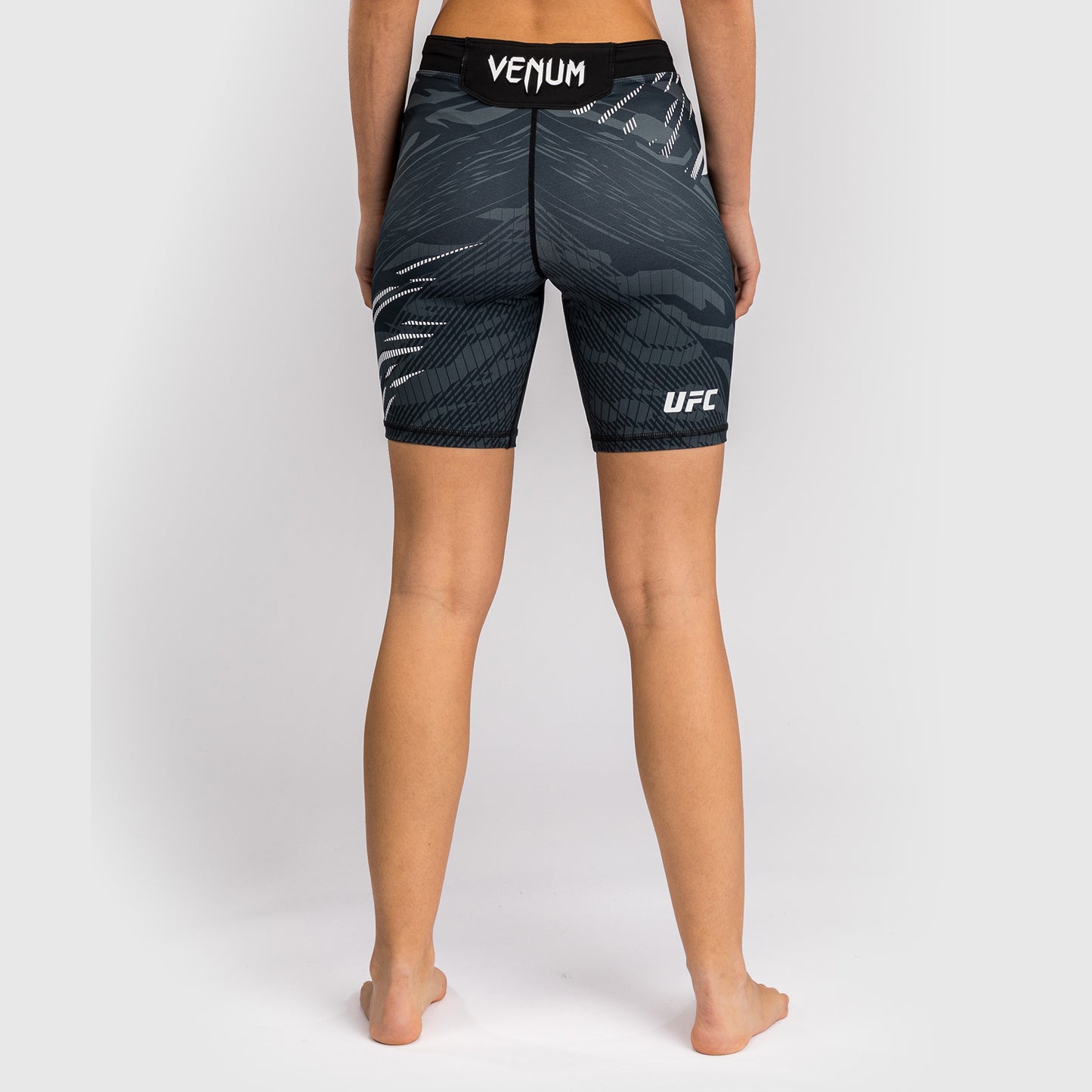 UFC Fusion by Venum Authentic Fight Night Vale Tudo Shorts voor Dames - Lang Fit - Zwart