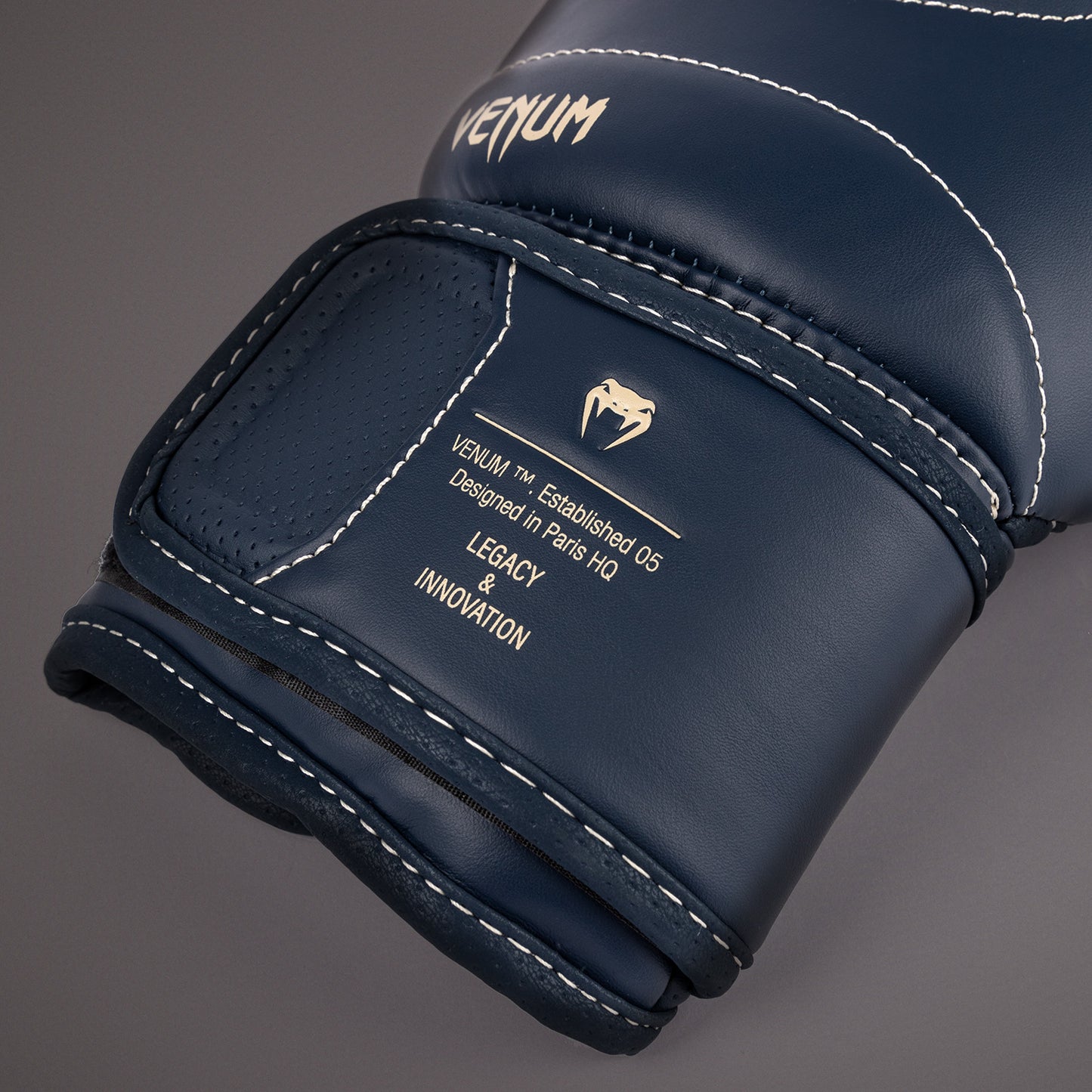 Venum Impact Evo Bokshandschoenen - Icy Blue