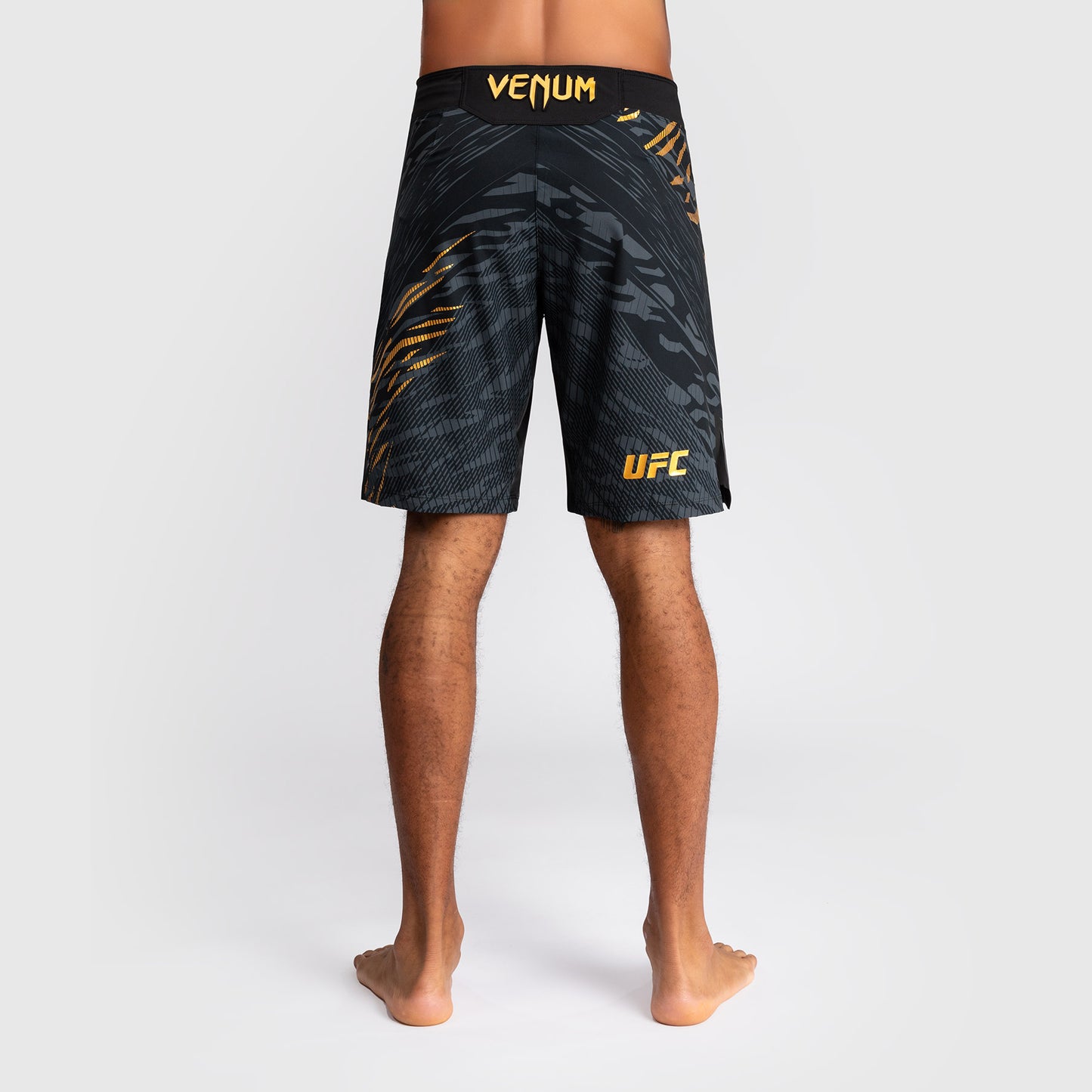 UFC Fusion by Venum Personalized Authentic Fight Night Fight Shorts voor Heren - Lang Fit - Kampioen