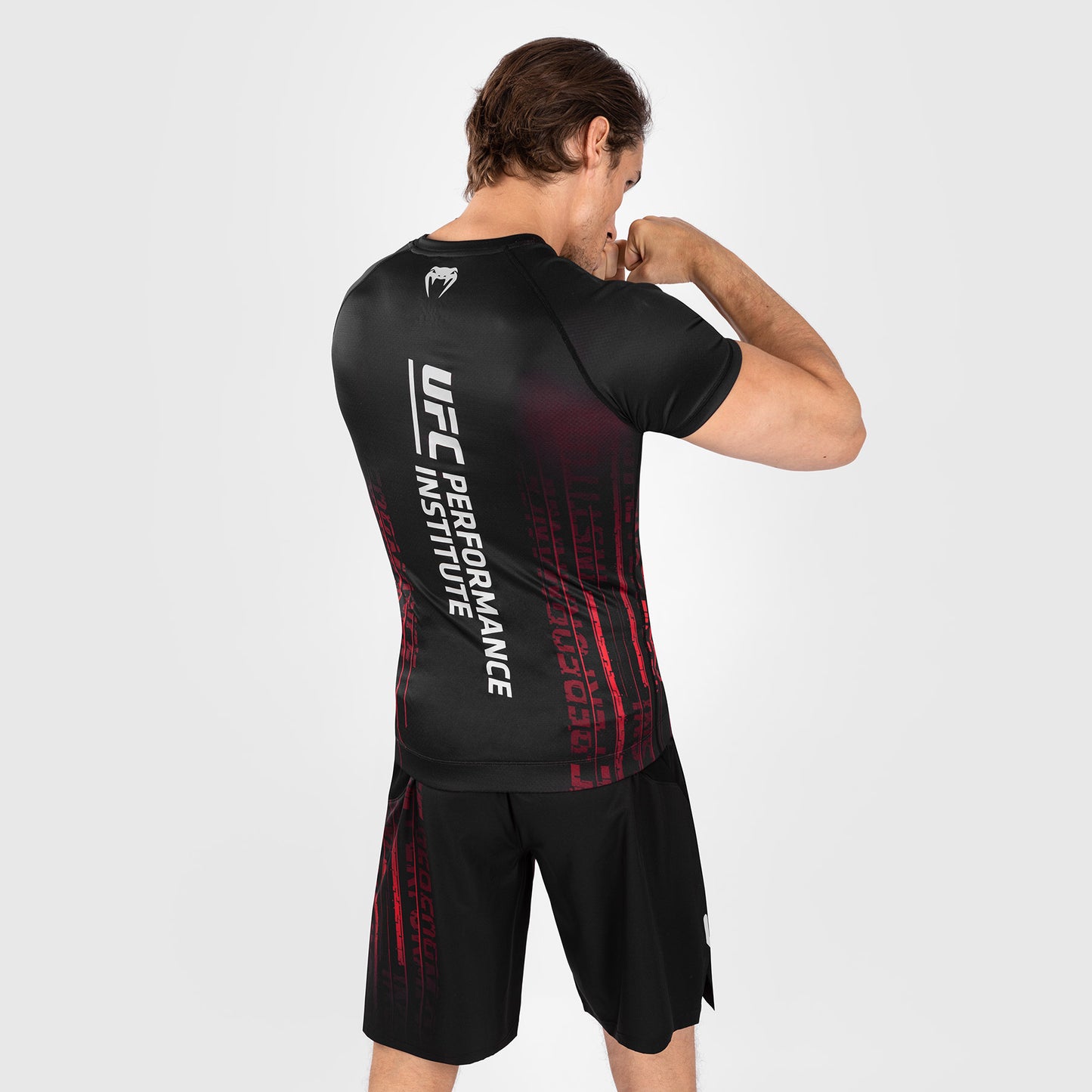 UFC Venum Performance Institute 2.0 Heren Rashguard met korte mouwen - Zwart/Rood