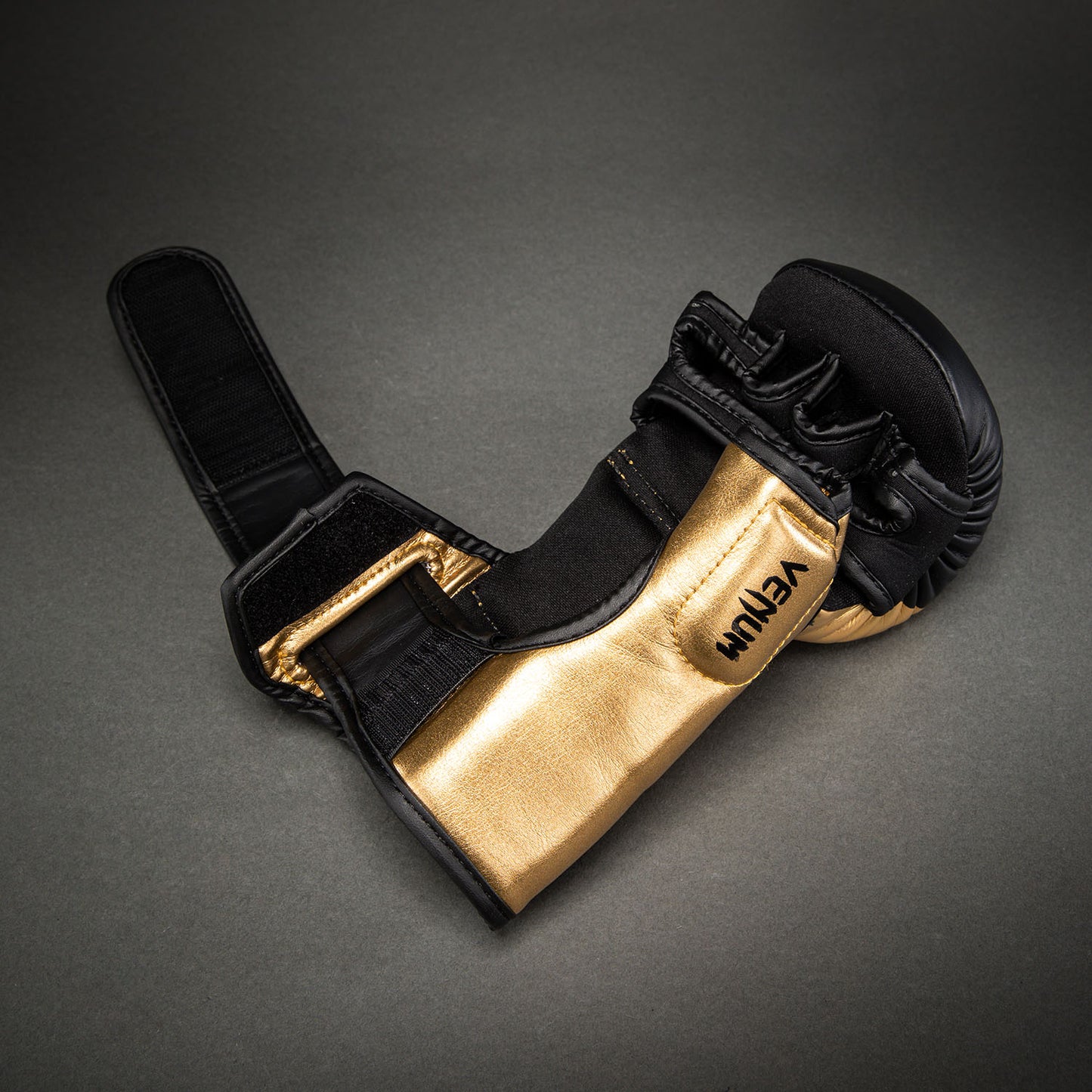 Venum Attack 2.0 Sparring Handschoenen – Goud/Zwart