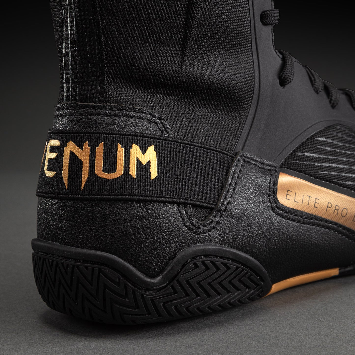 Venum Elite Neo Boksschoenen – Zwart/Goud