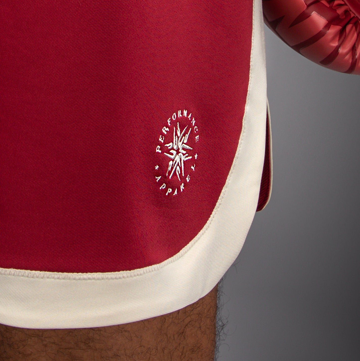 Venum Classic Boksshort – Robijnrood/Ivoor