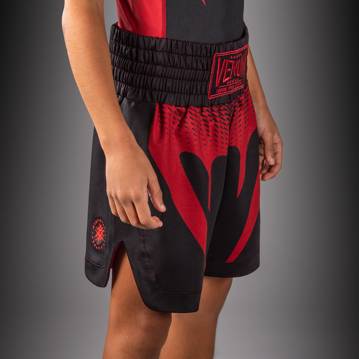 Venum Attack Boksshort voor Kinderen - Zwart/Rood