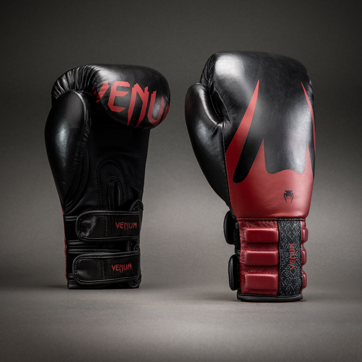 Venum Reverso Bokshandschoenen – Zwart/Rood