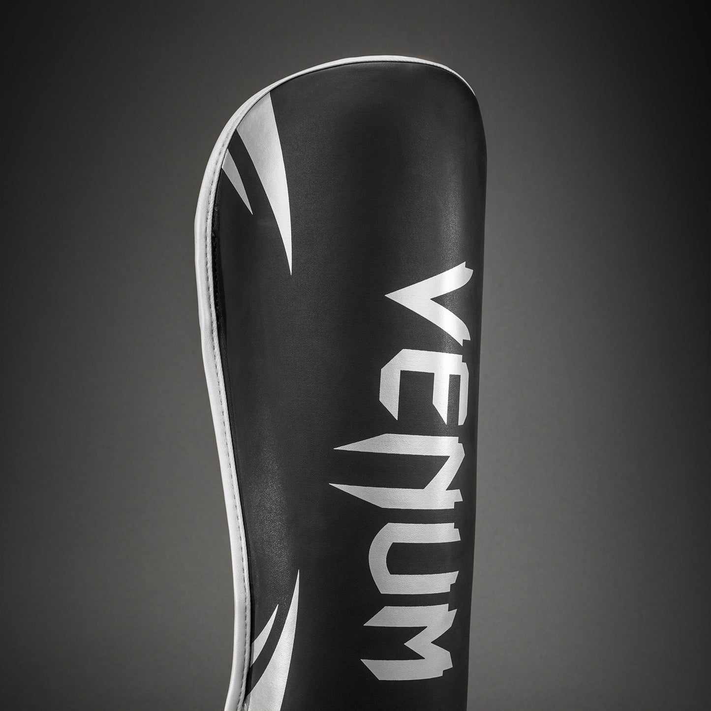 Venum Challenger Scheenbeschermers - Zwart/Zilver