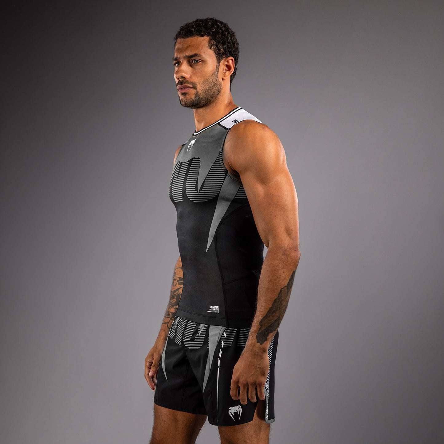 Venum Adrenaline Mouwloze Rashguard – Zwart/Zilvergrijs