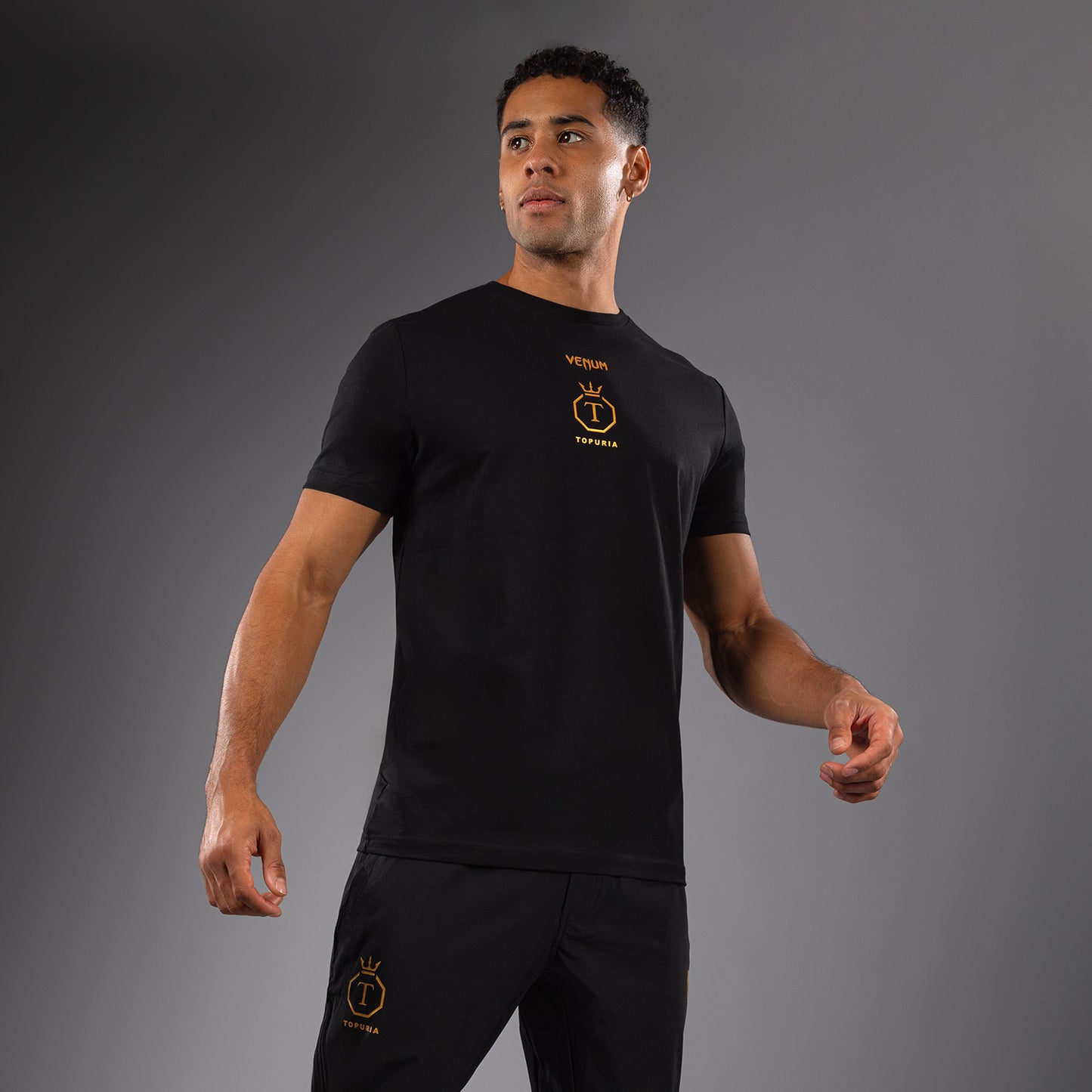 Venum x Topuria Unmatched Edition T-Shirt - Zwart/Goud