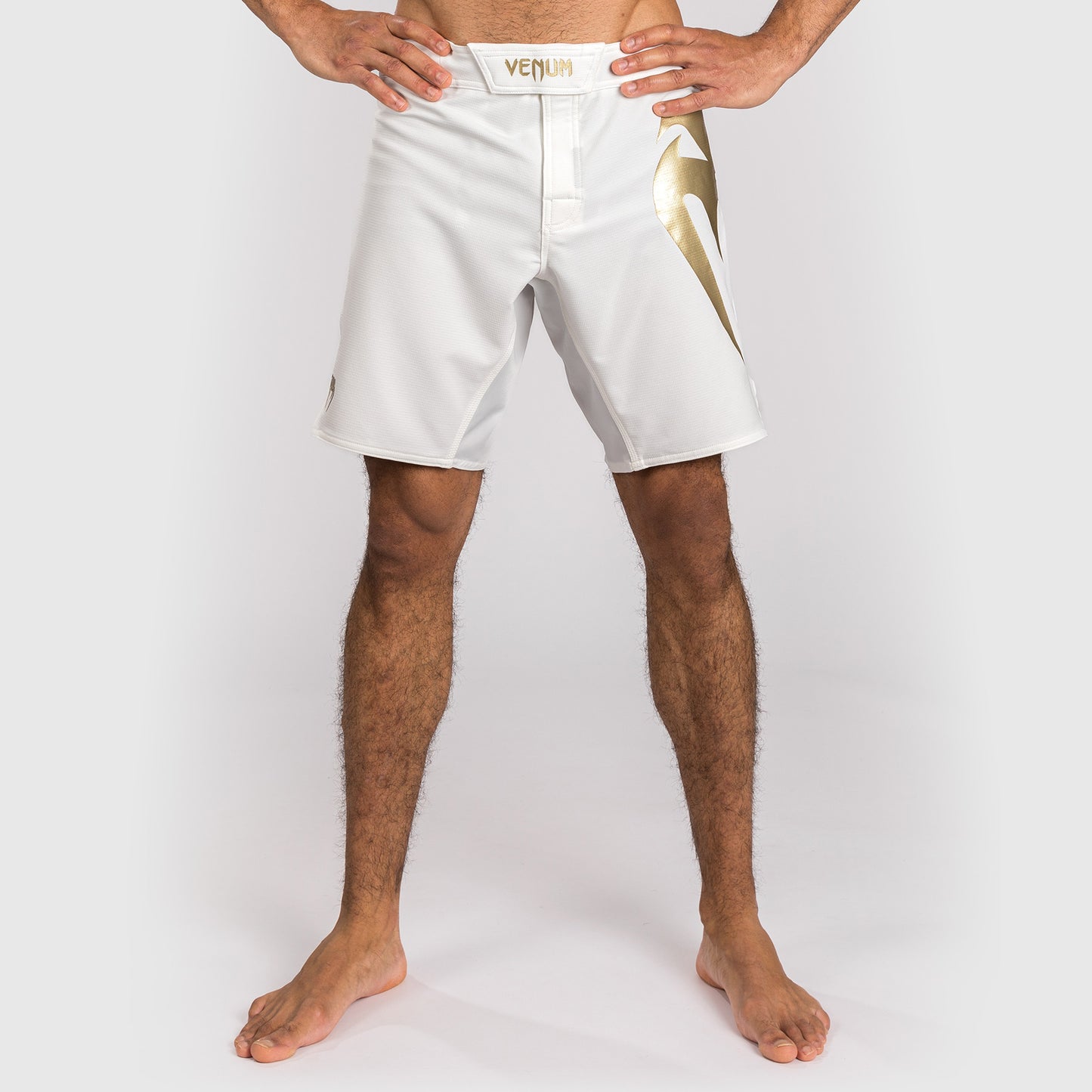 Venum Light 5.0 Vechtshorts - Wit/Goud