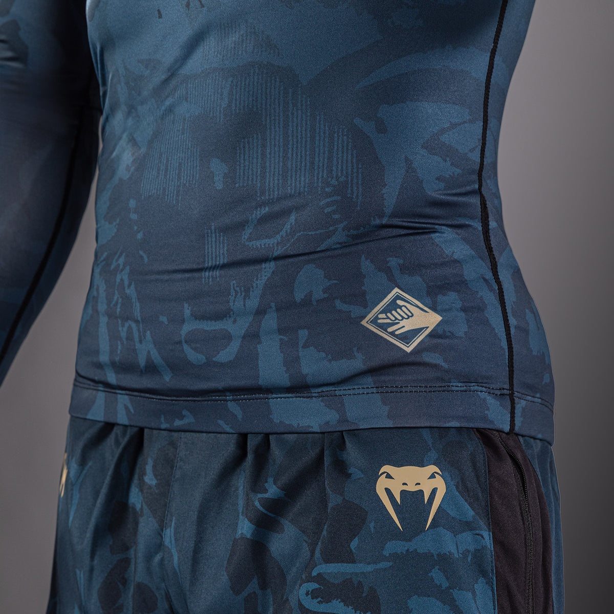 Jujutsu Kaisen x Venum Fushiguro Rashguard met lange mouwen – Oceaan blauw